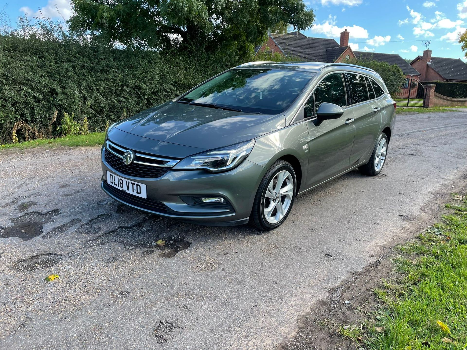 2018 VAUXHALL ASTRA SRI NAV CDTI S/S GREY ESTATE, SHOWING 29,146 MILES, 1.6 DIESEL *NO VAT* - Image 2 of 26