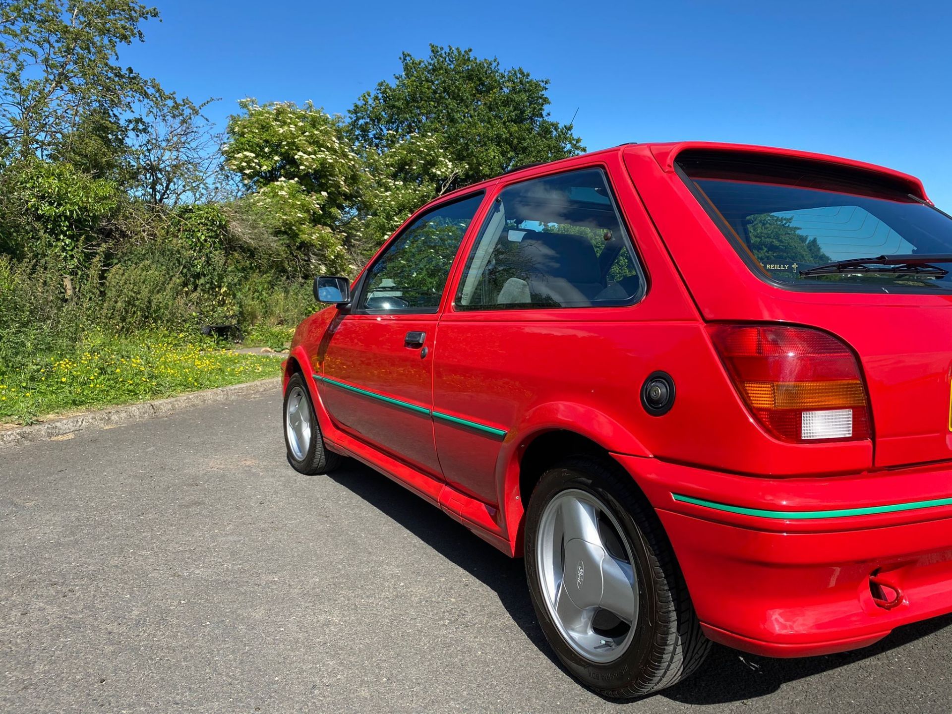 1992 FORD FIESTA XR2 I RED 3 DOOR HATCHBACK, 1.8 PETROL ENGINE, MANUAL 5 GEARS *NO VAT* - Image 11 of 29