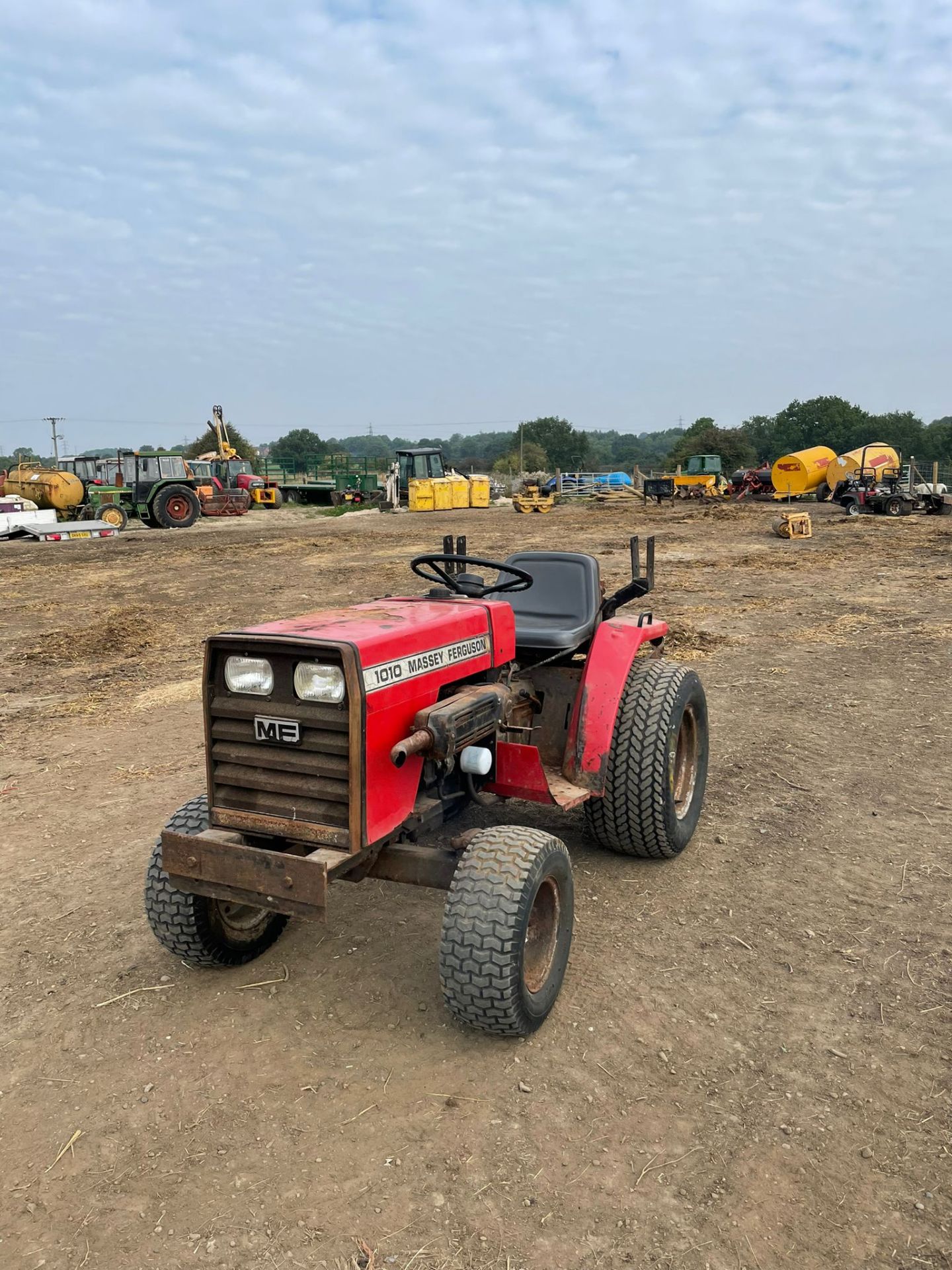MASSEY FERGUSON 1010 COMPACT TRACTOR, 42 RECORDED HOURS, 3 POINT LINKAGE *NO VAT* - Image 2 of 7