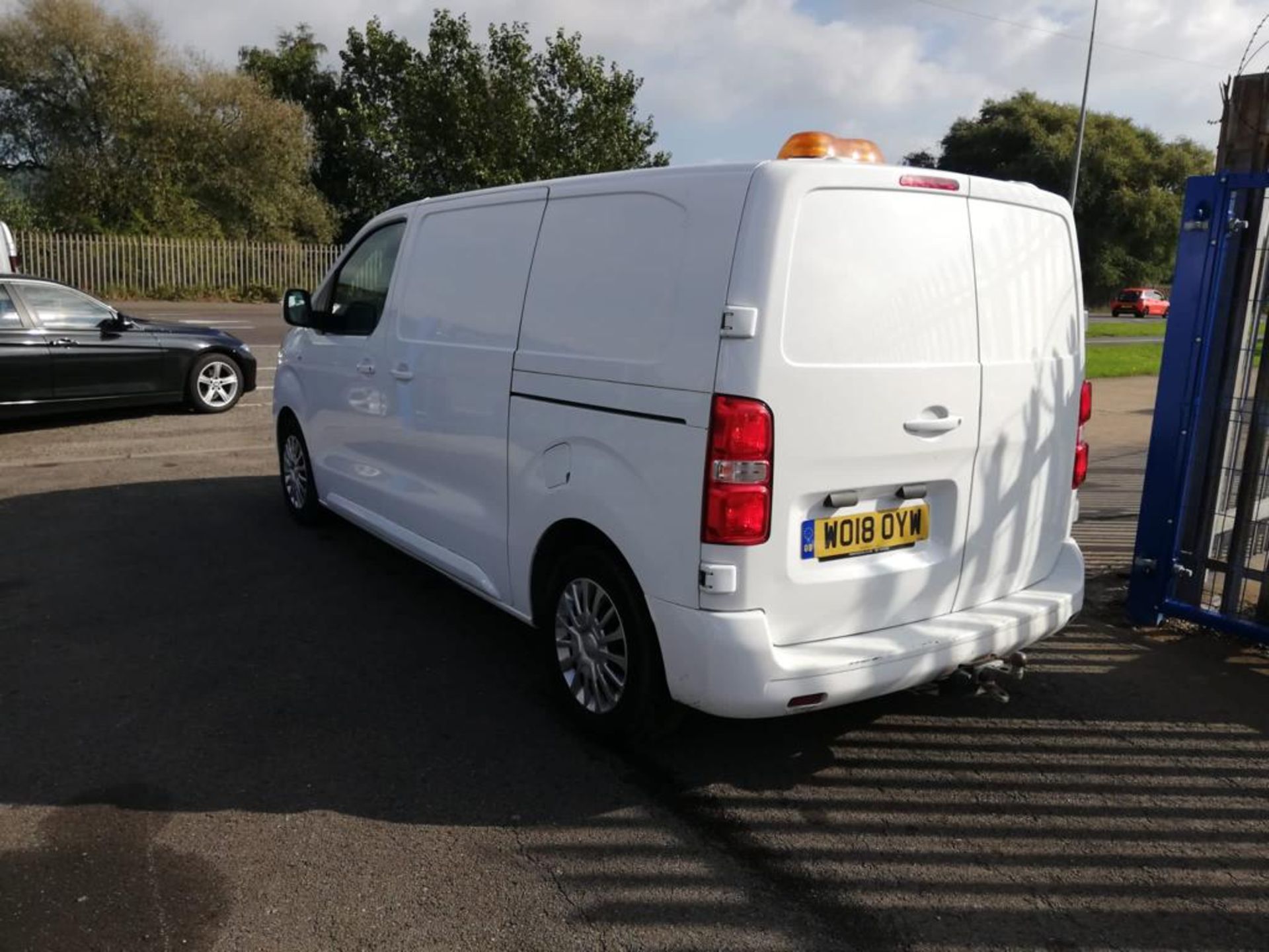 2018/18 TOYOTA PROACE COMFORT WHITE PANEL VAN, 1560cc DIESEL ENGINE, 70,500 MILES *PLUS VAT* - Image 4 of 9