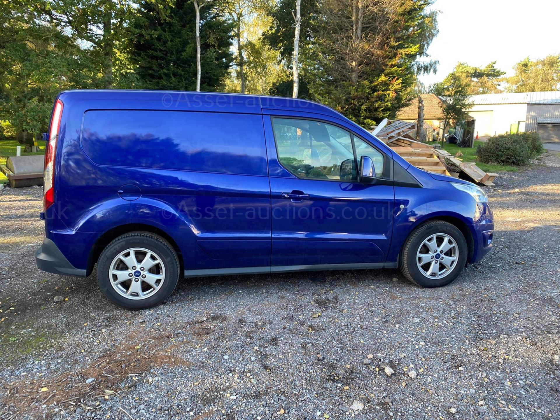 2016/66 FORD TRANSIT CONNECT 200 LIMITED BLUE PANEL VAN, 122K MILES WITH SERVICE HISTORY *PLUS VAT* - Image 6 of 10