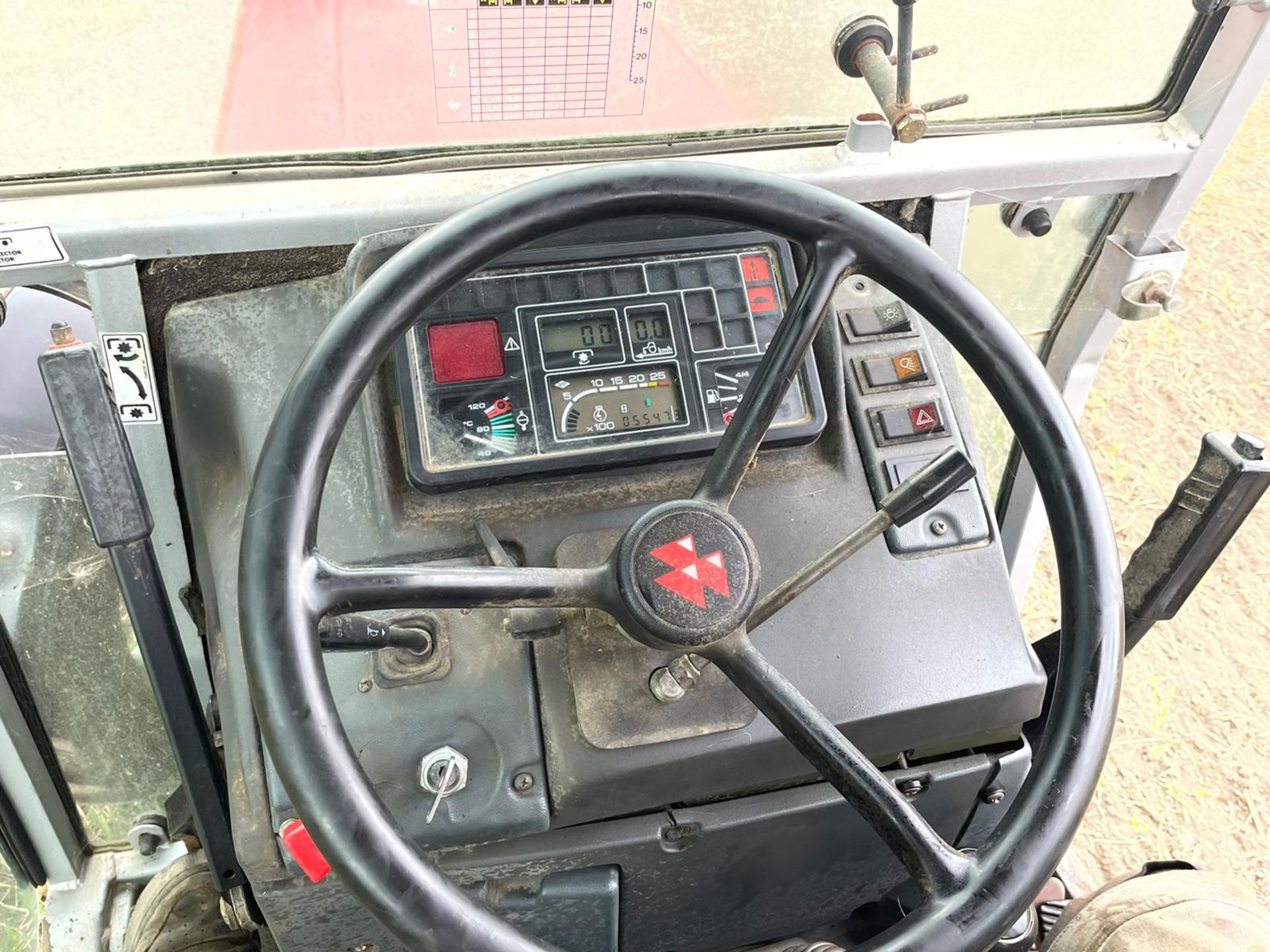 MASSEY FERGUSON 384S TRACTOR, RUNS DRIVES AND WORKS, SHOWING A LOW 5547 HOURS *PLUS VAT* - Image 15 of 15