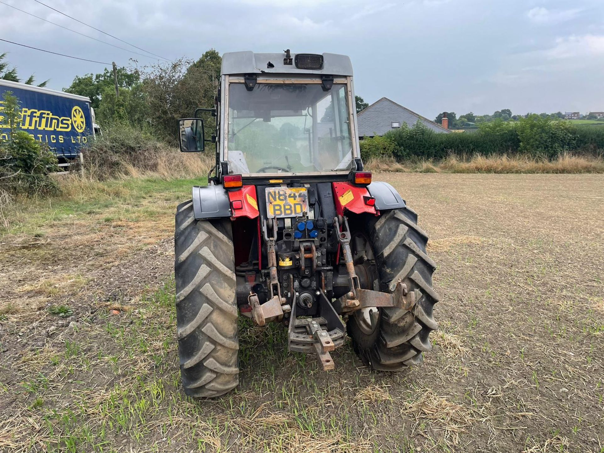 MASSEY FERGUSON 384S TRACTOR, RUNS DRIVES AND WORKS, SHOWING A LOW 5547 HOURS *PLUS VAT* - Image 7 of 15