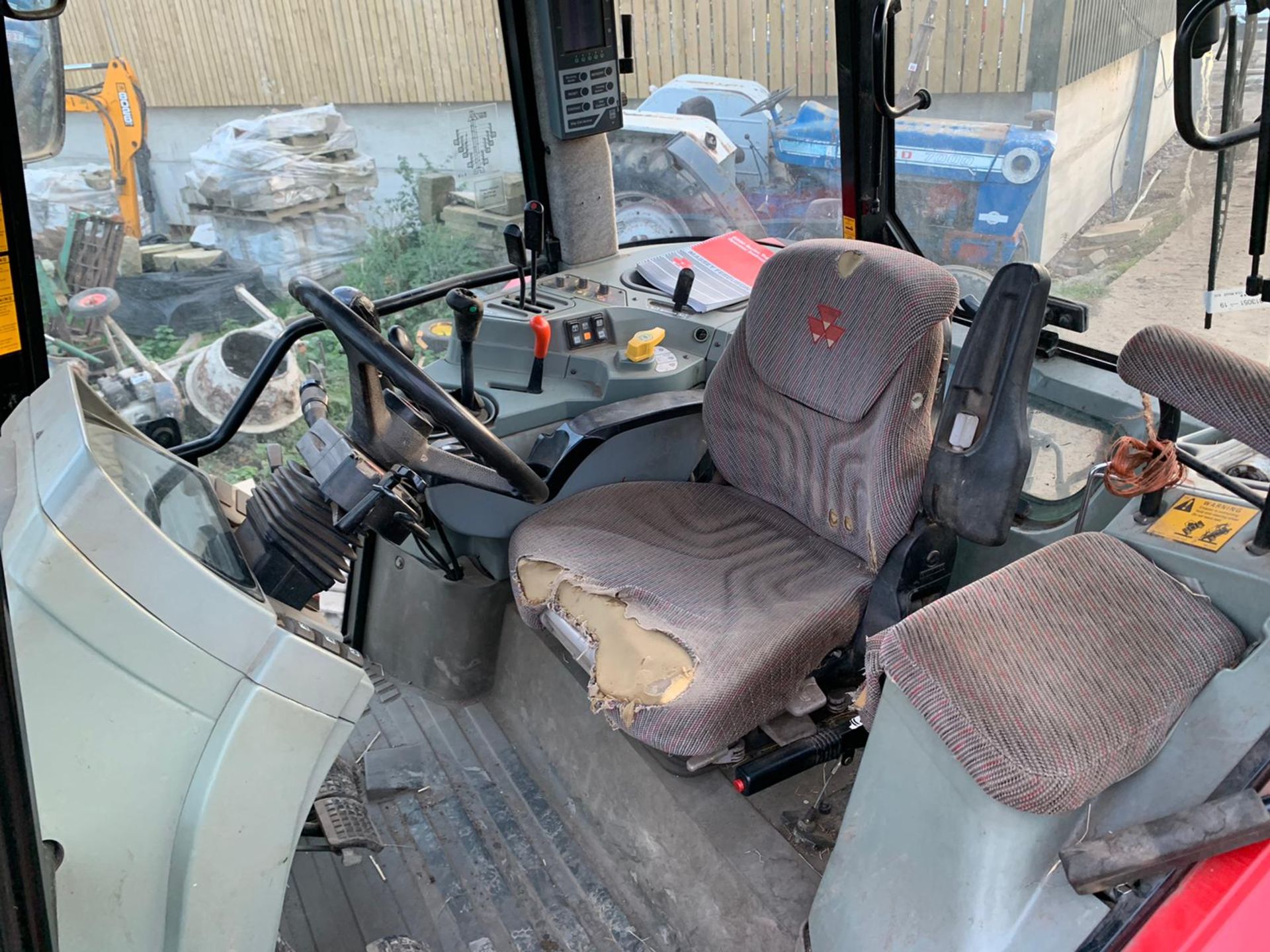 2002 MASSEY FERGUSON 6270 POWER CONTROL 100hp 4WD TRACTOR WOTH FRONT LOADER AND SPIKE *PLUS VAT* - Image 17 of 17