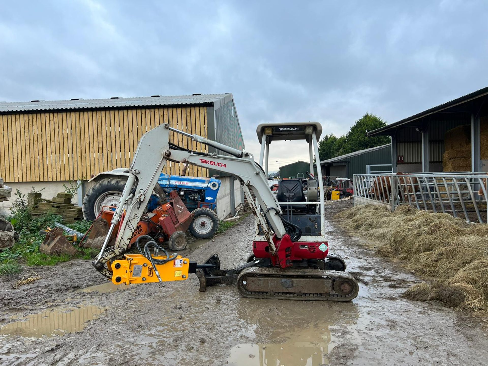 2010 TAKEUCHI TB016 1.6 TON MINI DIGGER WITH NEW AND UNUSED HMB ROCK BREAKER, 2102 HOURS *PLUS VAT* - Image 10 of 21