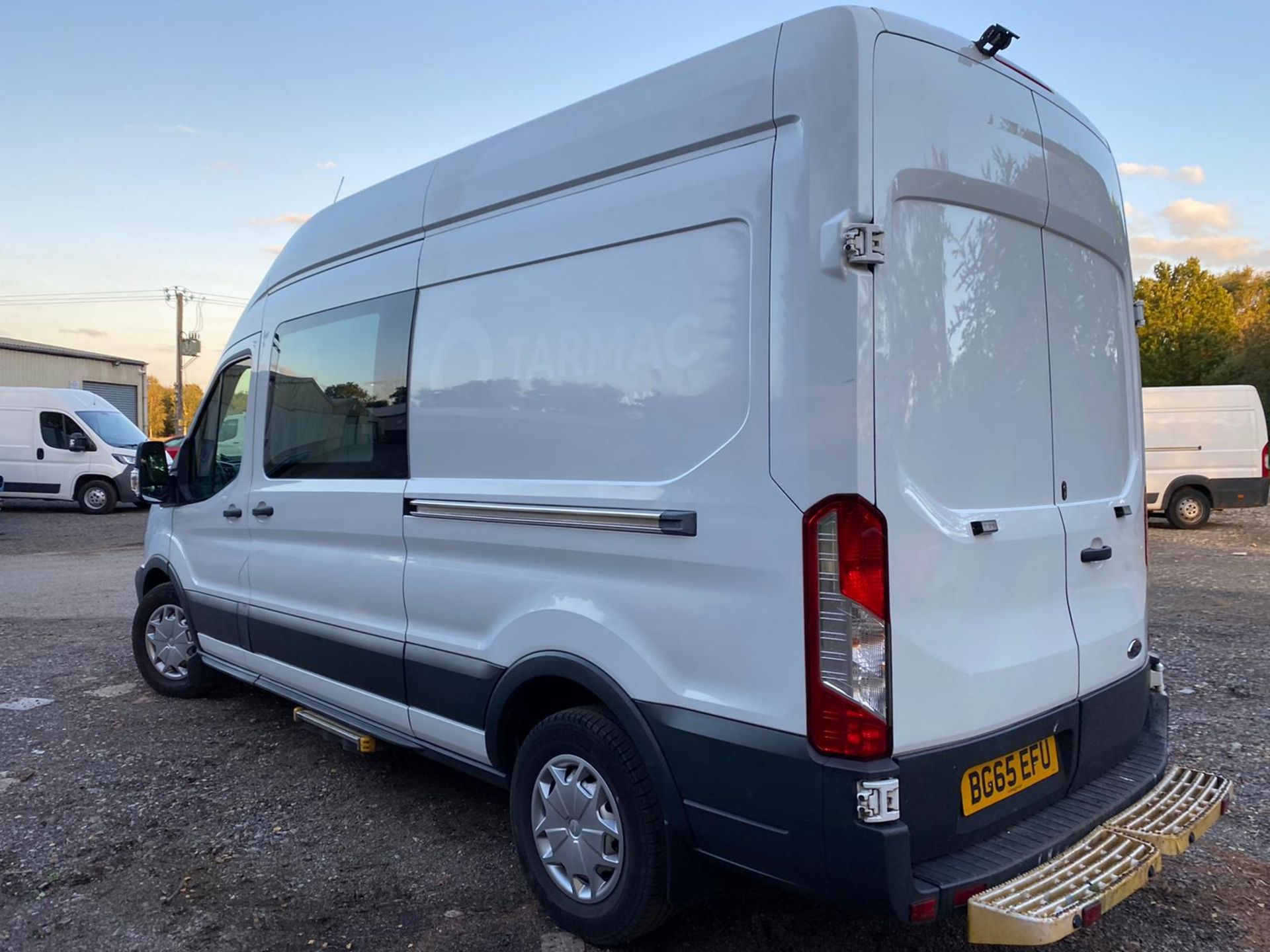 2015 FORD TRANSIT 350 WHITE WELFARE VAN, 2.2 DIESEL ENGINE, SHOWING 116K MILES *PLUS VAT* - Image 4 of 12