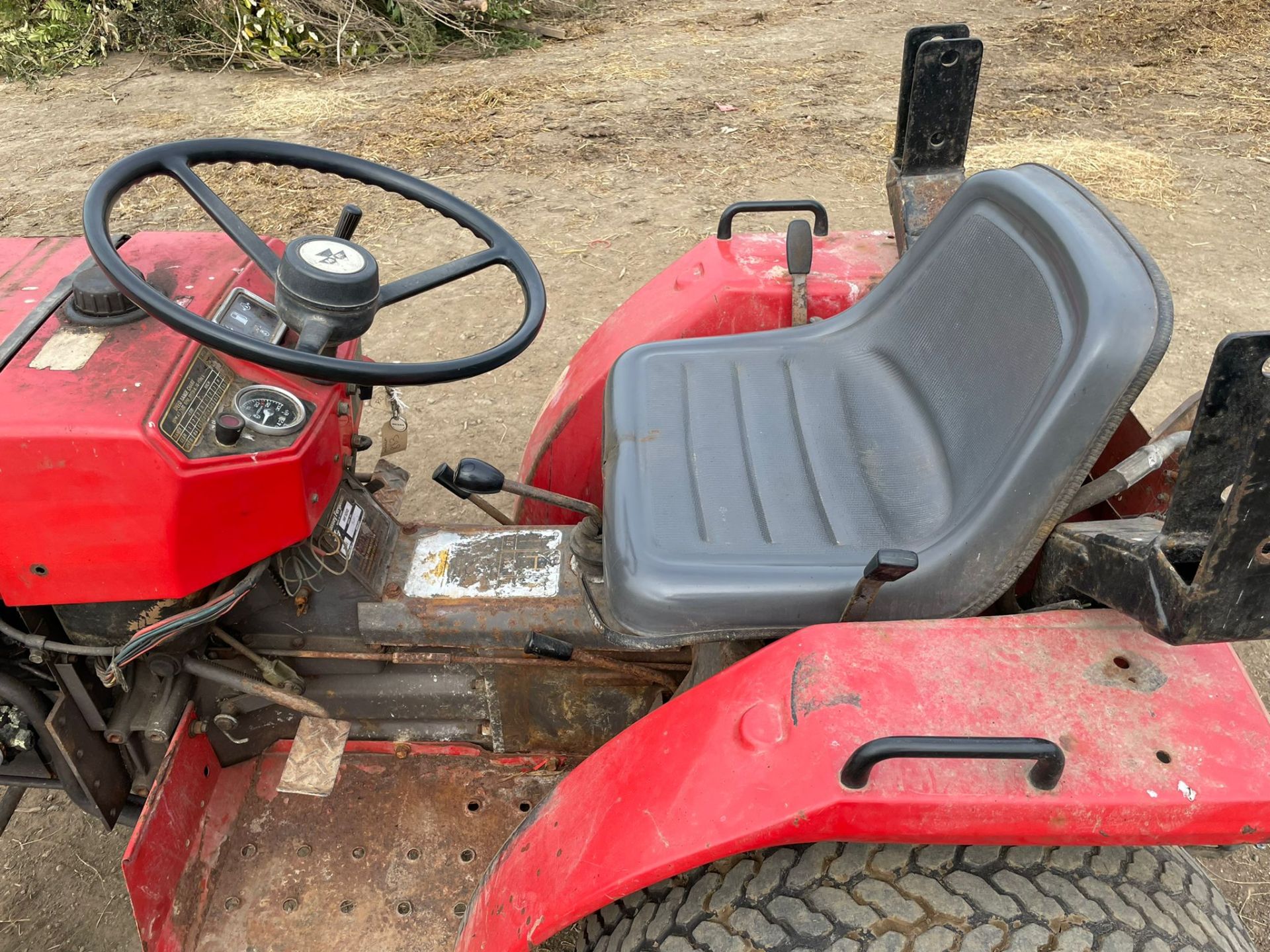 MASSEY FERGUSON 1010 COMPACT TRACTOR, 42 RECORDED HOURS, 3 POINT LINKAGE *NO VAT* - Image 6 of 7