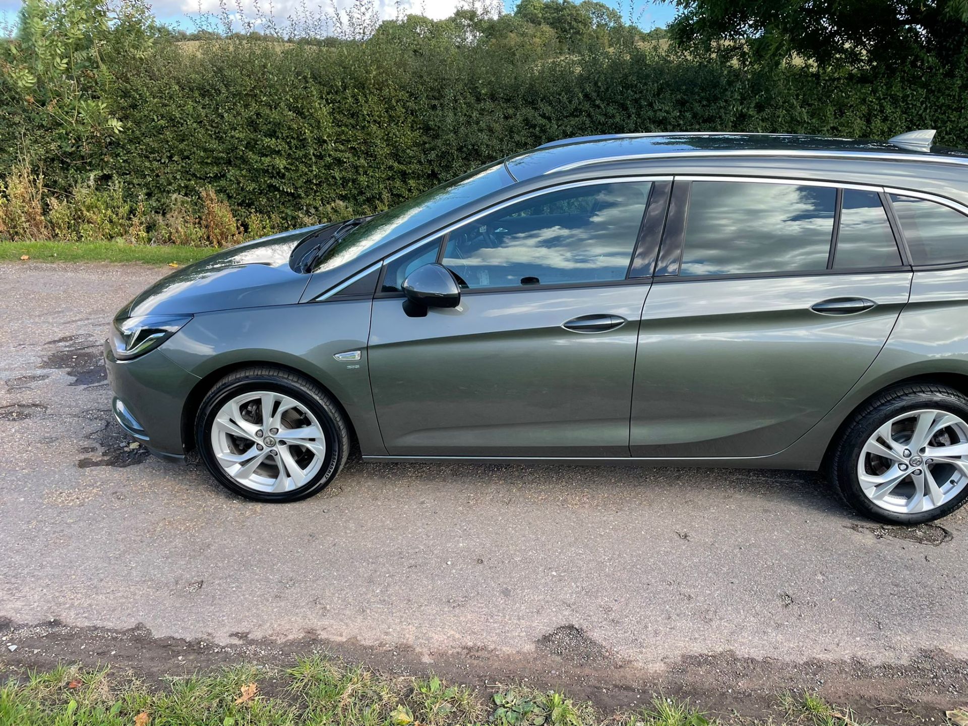 2018 VAUXHALL ASTRA SRI NAV CDTI S/S GREY ESTATE, SHOWING 29,146 MILES, 1.6 DIESEL *NO VAT* - Image 9 of 26