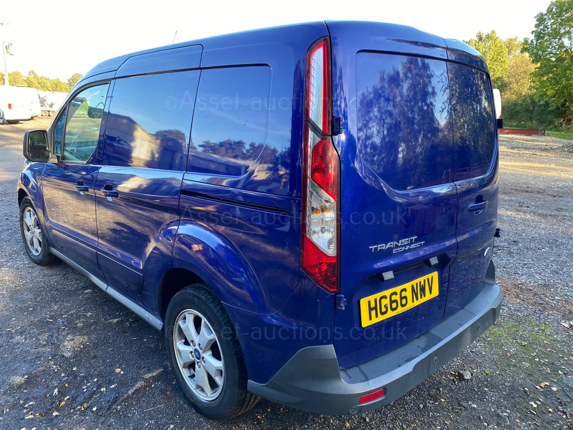 2016/66 FORD TRANSIT CONNECT 200 LIMITED BLUE PANEL VAN, 122K MILES WITH SERVICE HISTORY *PLUS VAT* - Image 4 of 10