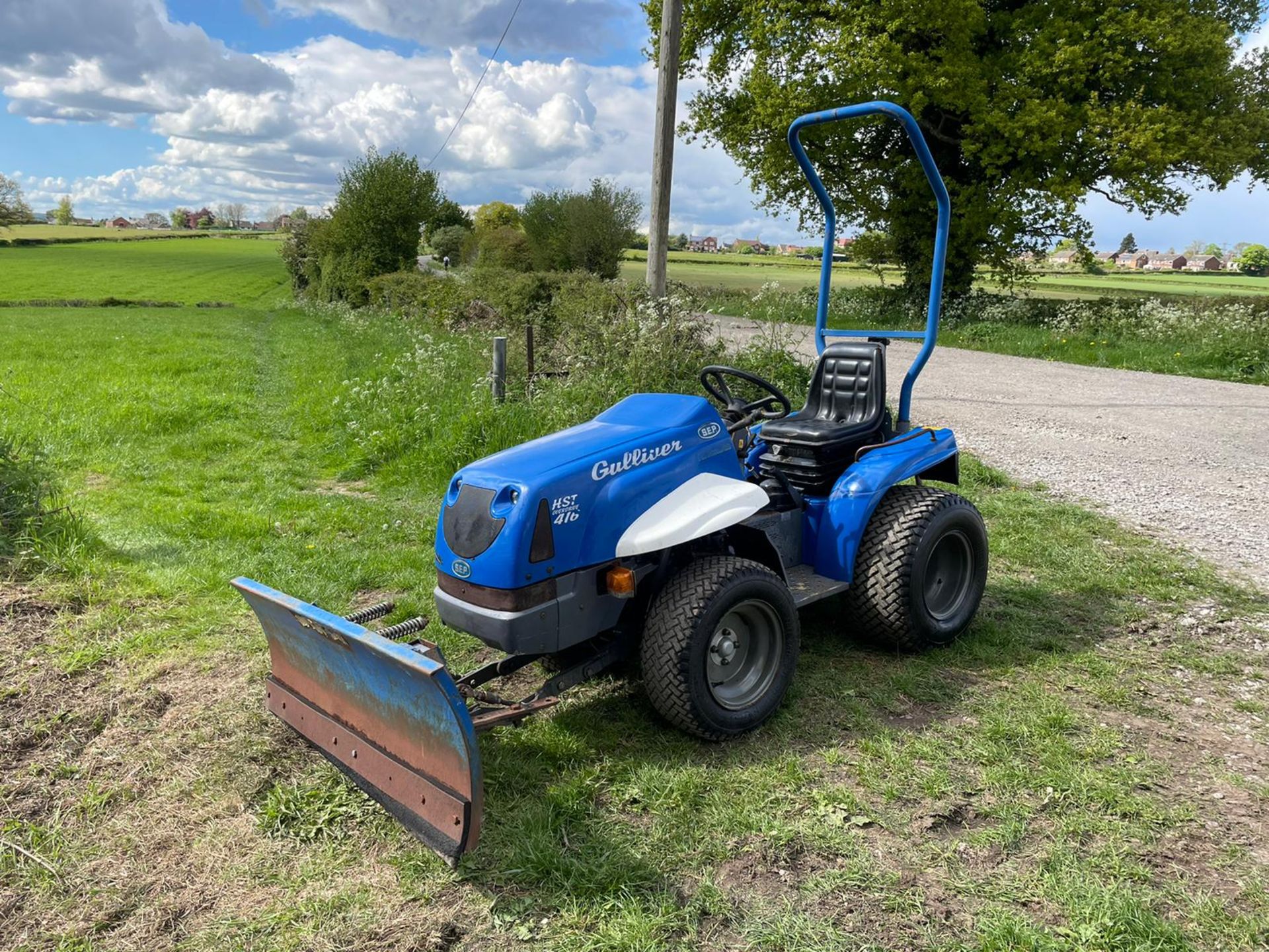 S E P GULLIVER OVERDRIVE 416 COMPACT TRACTOR WITH FRONT SNOW PLOUGH, ROLL BAR *PLUS VAT* - Image 2 of 14