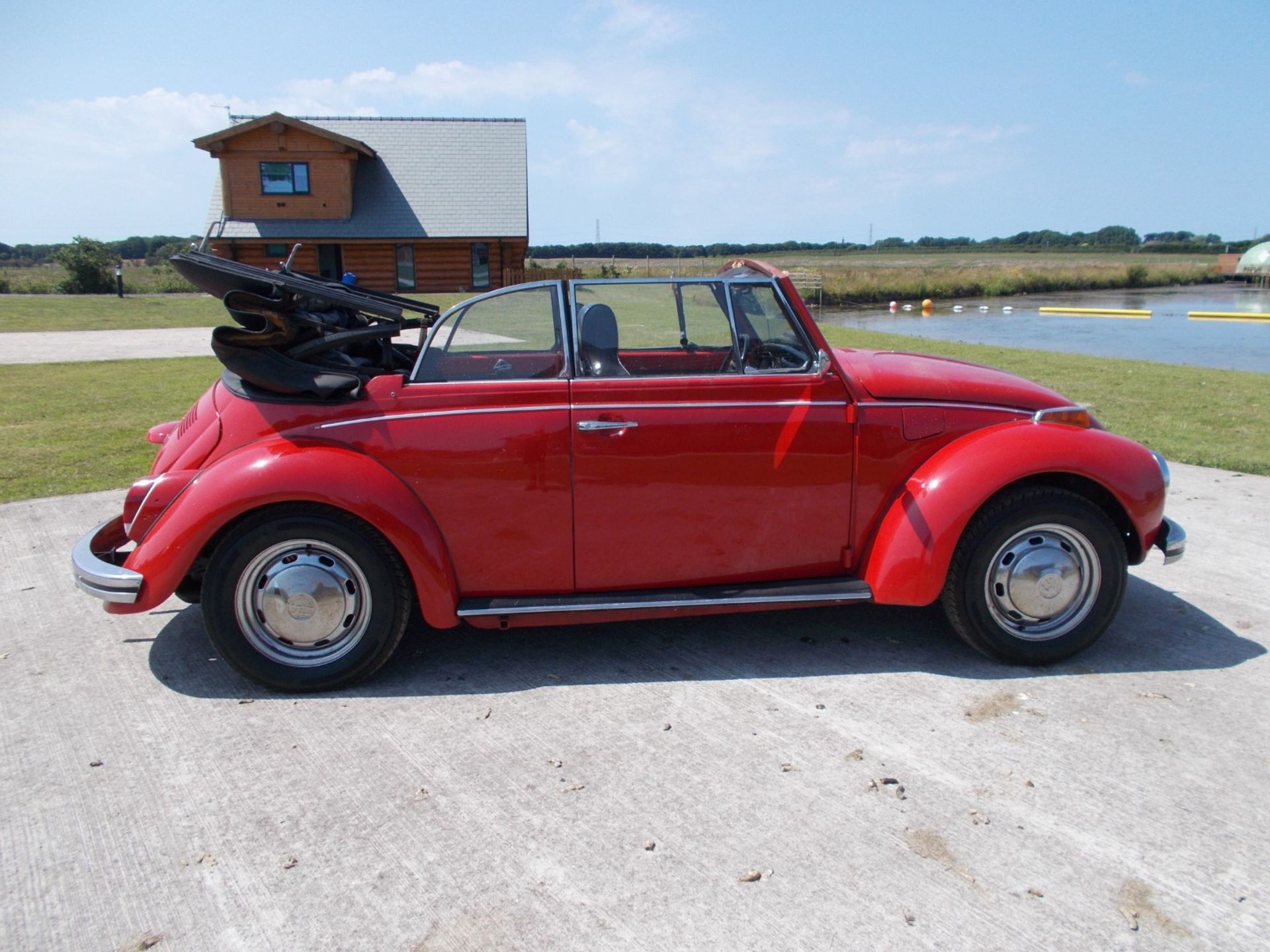 1972 (K) VOLKSWAGEN BEETLE CONVERTIBLE, 1600 TWIN PORT ENGINE, 4 SPEED MANUAL GEARBOX, LHD *NO VAT* - Image 8 of 24