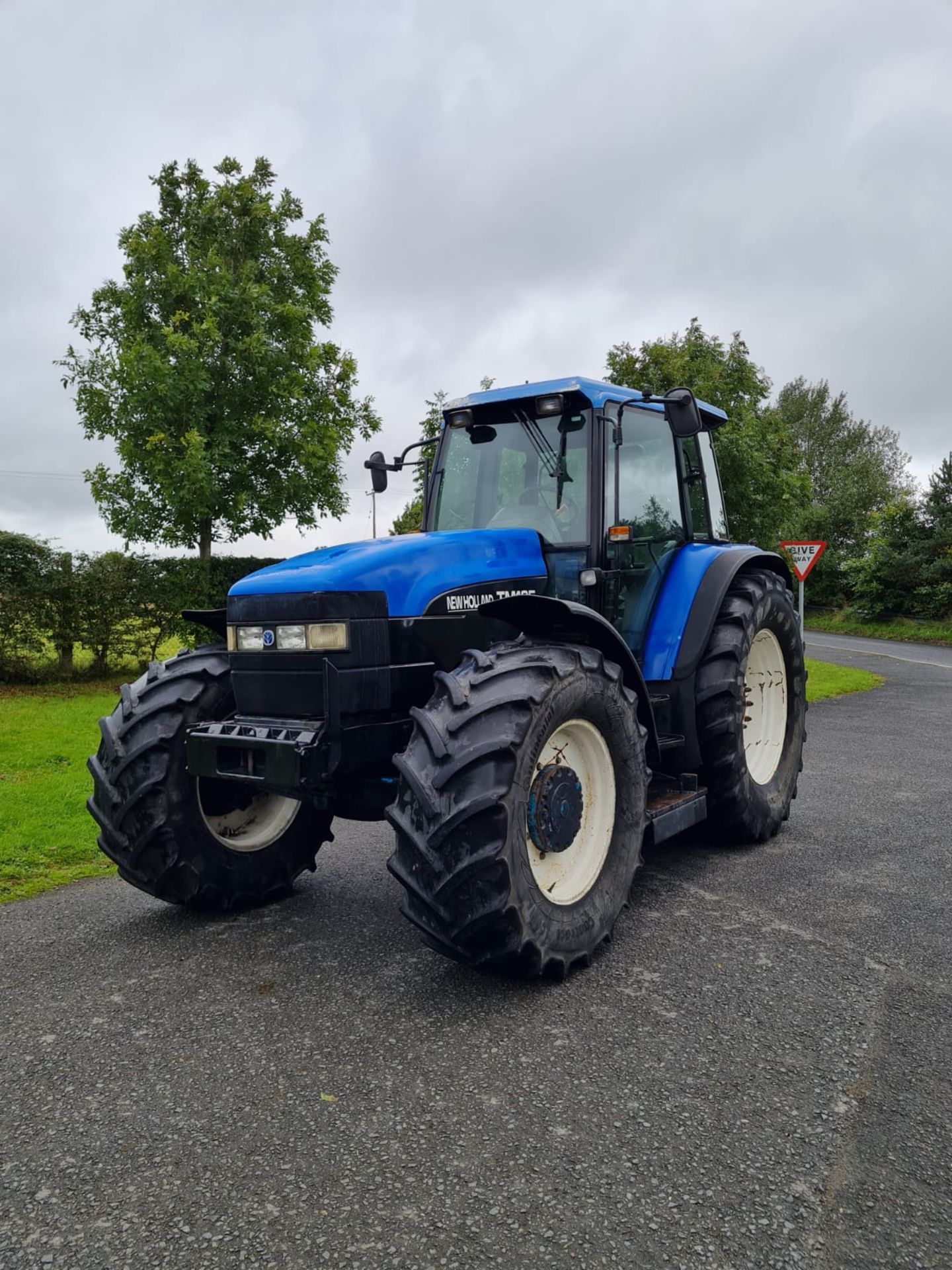 1997 NEW HOLLAND 8360 TRACTOR, APPROX 12000 HOURS, ENGINE GEARBOX AND HYDRAULICS WORKING PERFECTLY - Image 2 of 8