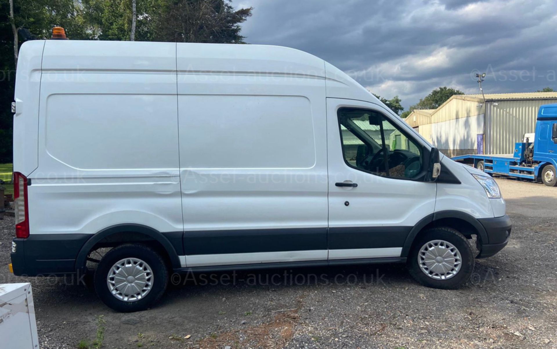 2015 FORD TRANSIT 350 WHITE PANEL VAN L2H3, 2.2 DIESEL, 103,200 MILES, REVERSE CAMERA *NO VAT* - Image 5 of 5