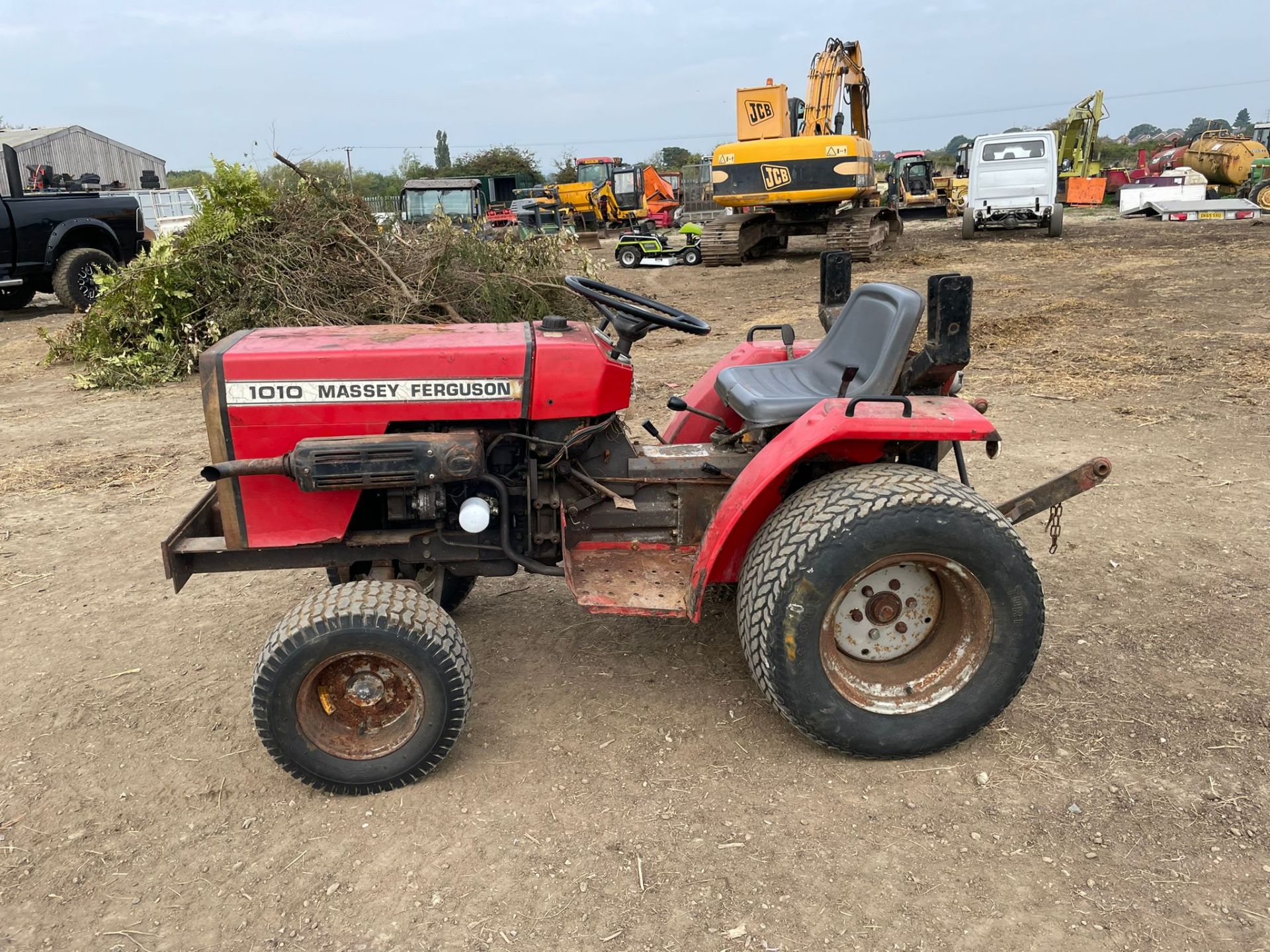 MASSEY FERGUSON 1010 COMPACT TRACTOR, 42 RECORDED HOURS, 3 POINT LINKAGE *NO VAT* - Image 3 of 7