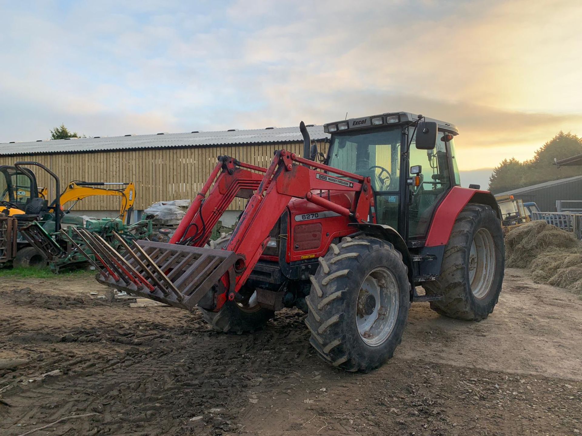 2002 MASSEY FERGUSON 6270 POWER CONTROL 100hp 4WD TRACTOR WOTH FRONT LOADER AND SPIKE *PLUS VAT* - Image 2 of 17