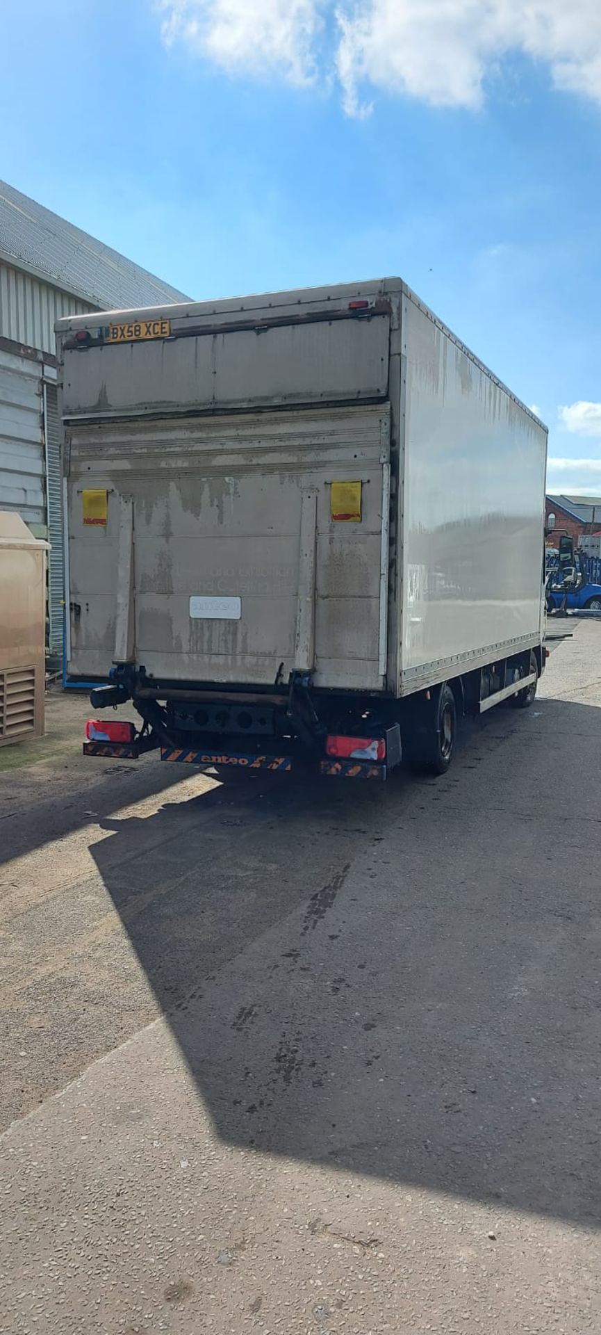 MAN TGL 7.5 TON BOX LORRY, 4580cc ENGINE, SHOWING 624,170.1 km *NO VAT* - Image 4 of 22