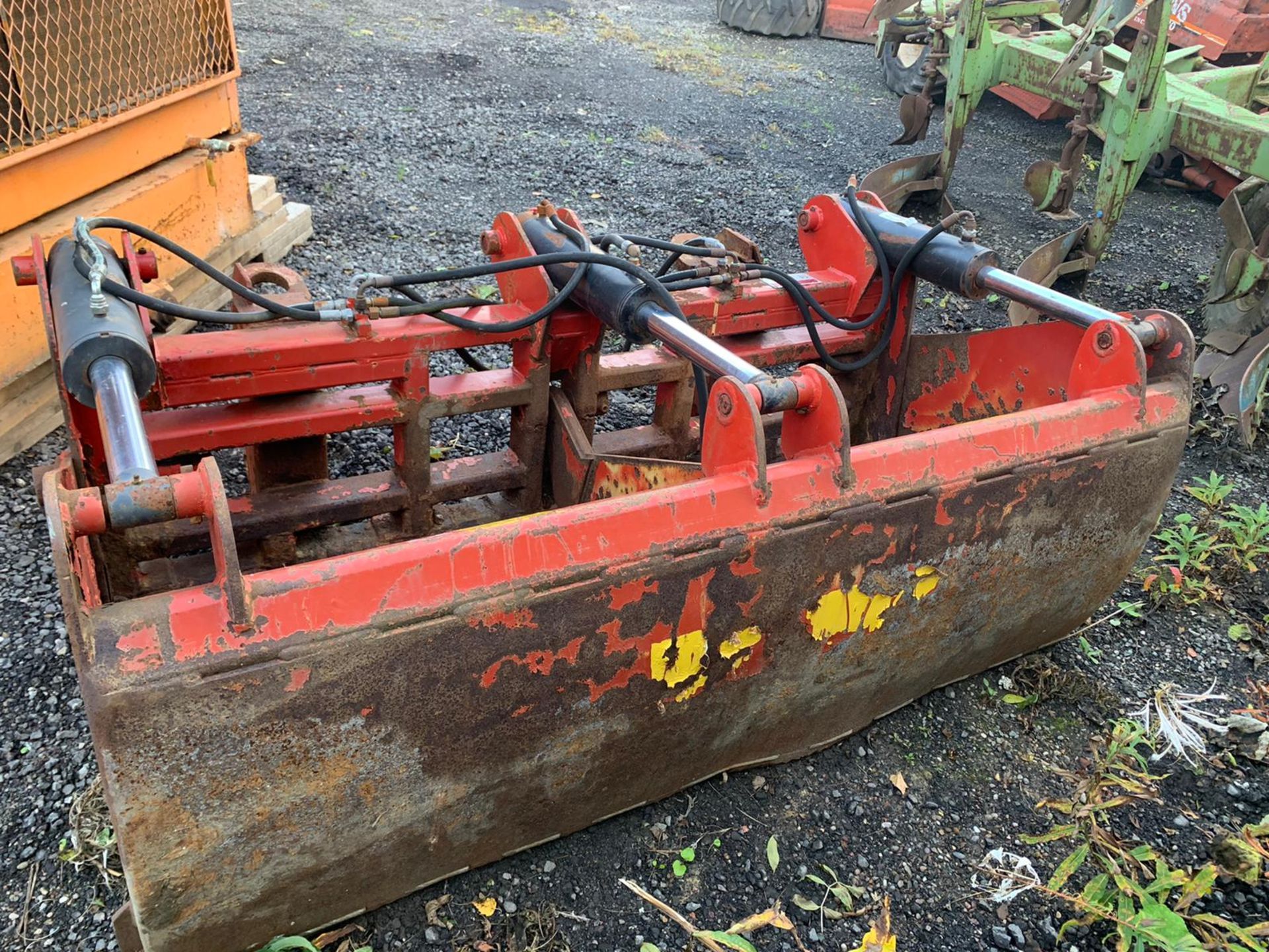 WYLIE HYDRAULIC 6ft SHEAR GRAB, PIN AND CONE HEADSTOCK, HYDRAULIC DRIVEN *PLUS VAT* - Image 3 of 8