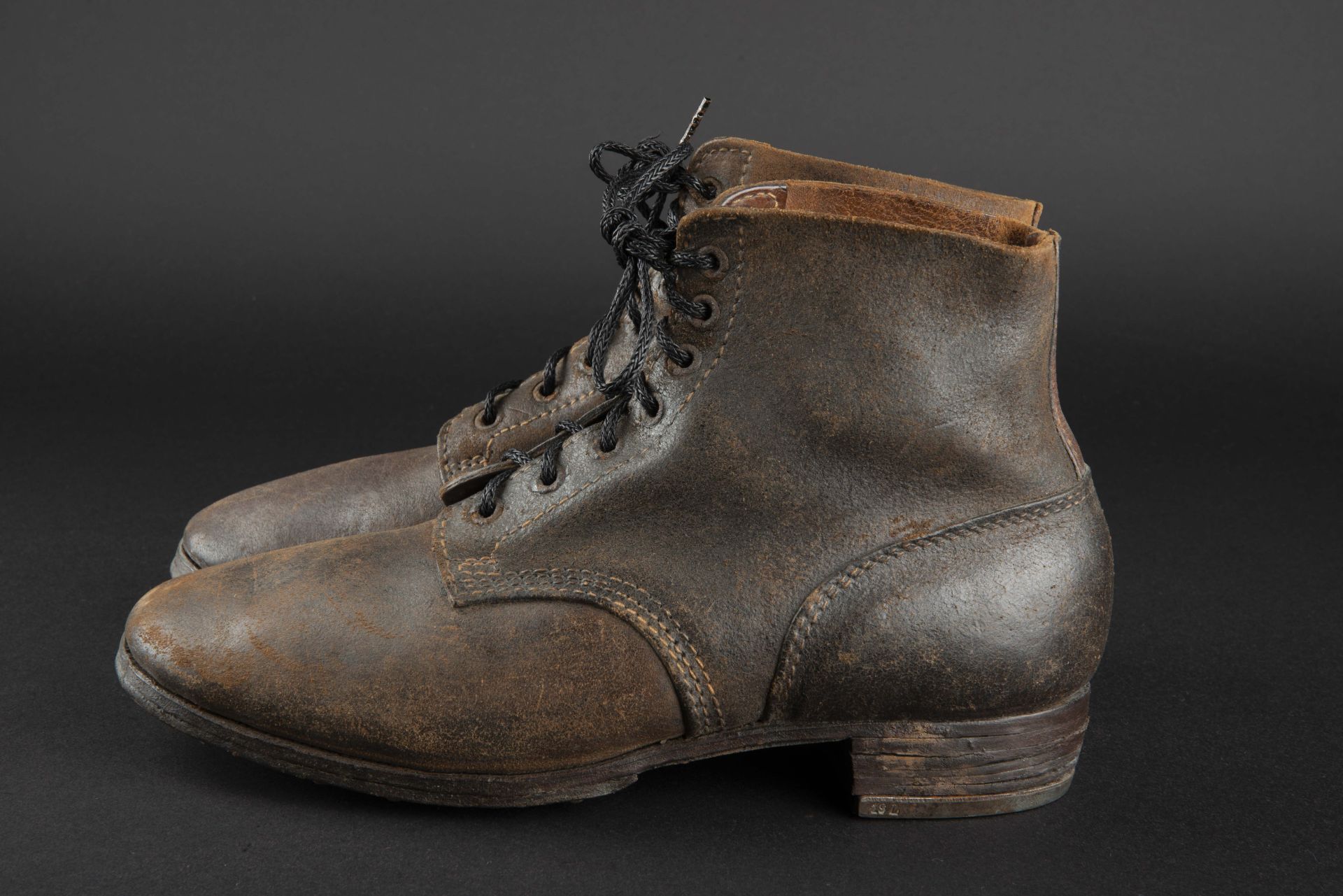 Brodequin allemand. German shoes.  - Image 4 of 4