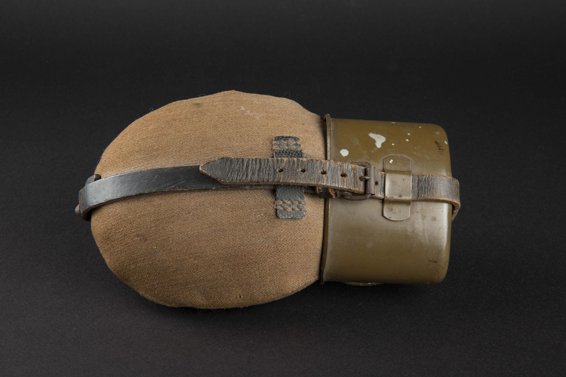 Gourde fin de guerre. German end war canteen. 