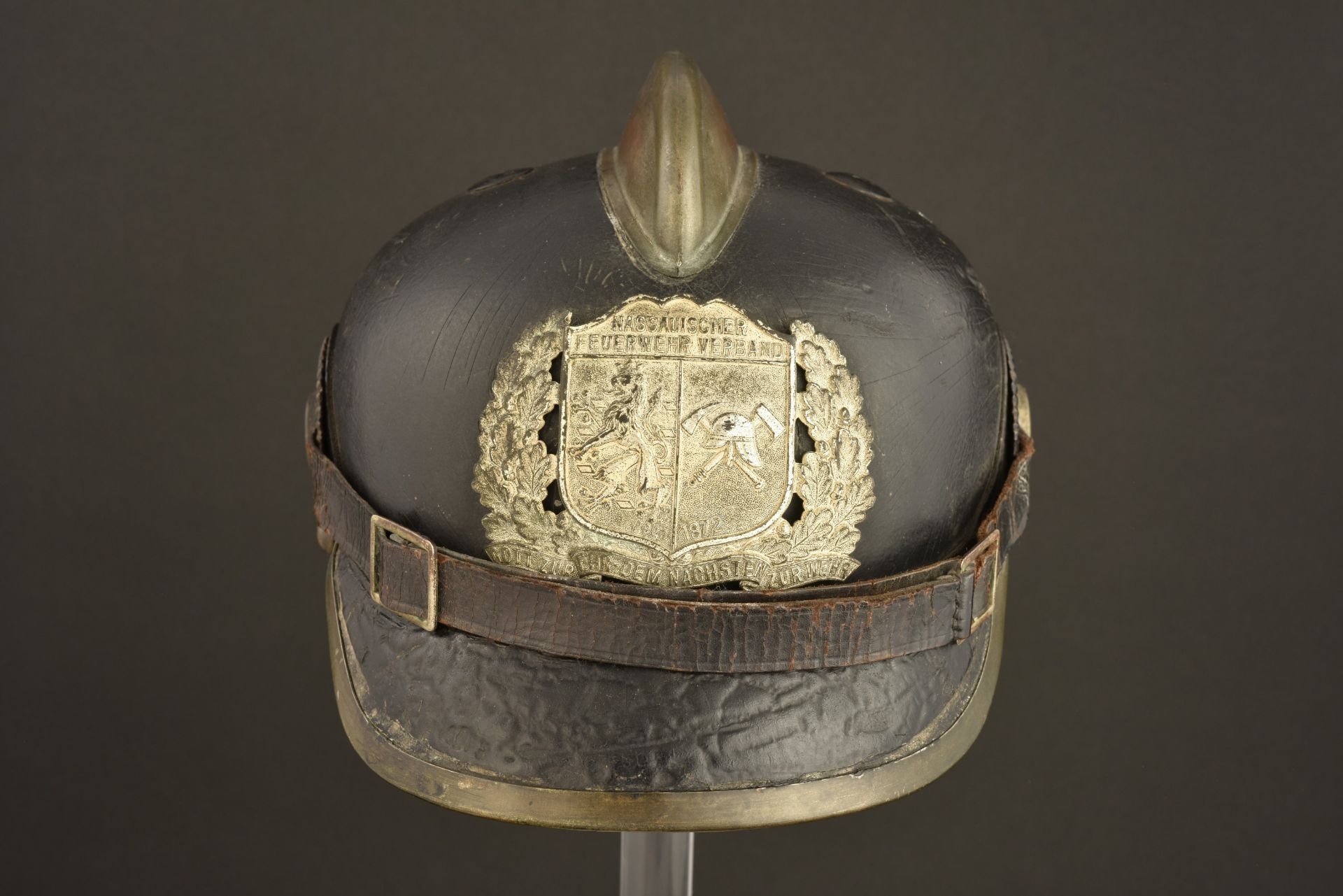 Pompier Casque de pompier de Nassau. Nassau firefighter helmet. Nassauischer Feuerwehr Helm