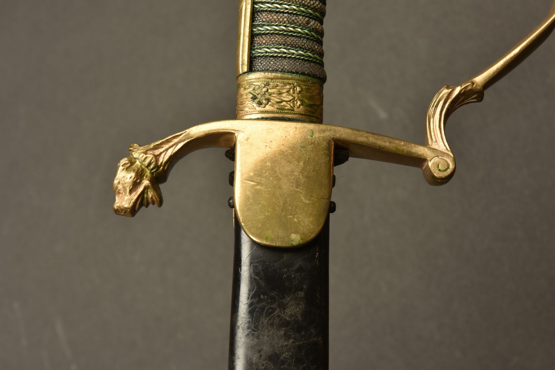 Sabre d officier tete de lion de cavalerie a lame gravee. German cavalry officer sword, engraved bla - Image 3 of 4