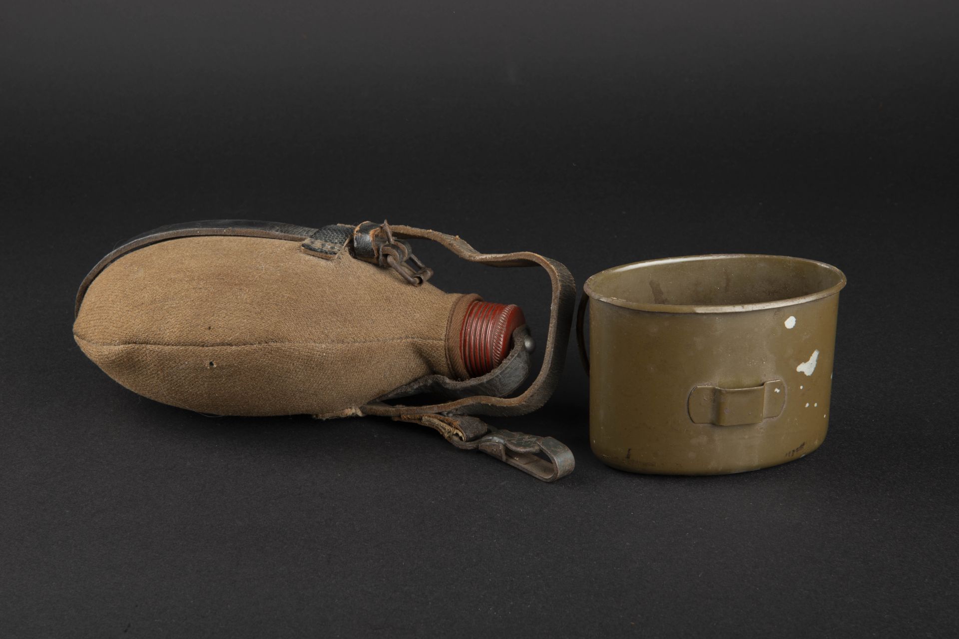 Gourde fin de guerre. German end war canteen.  - Image 4 of 4