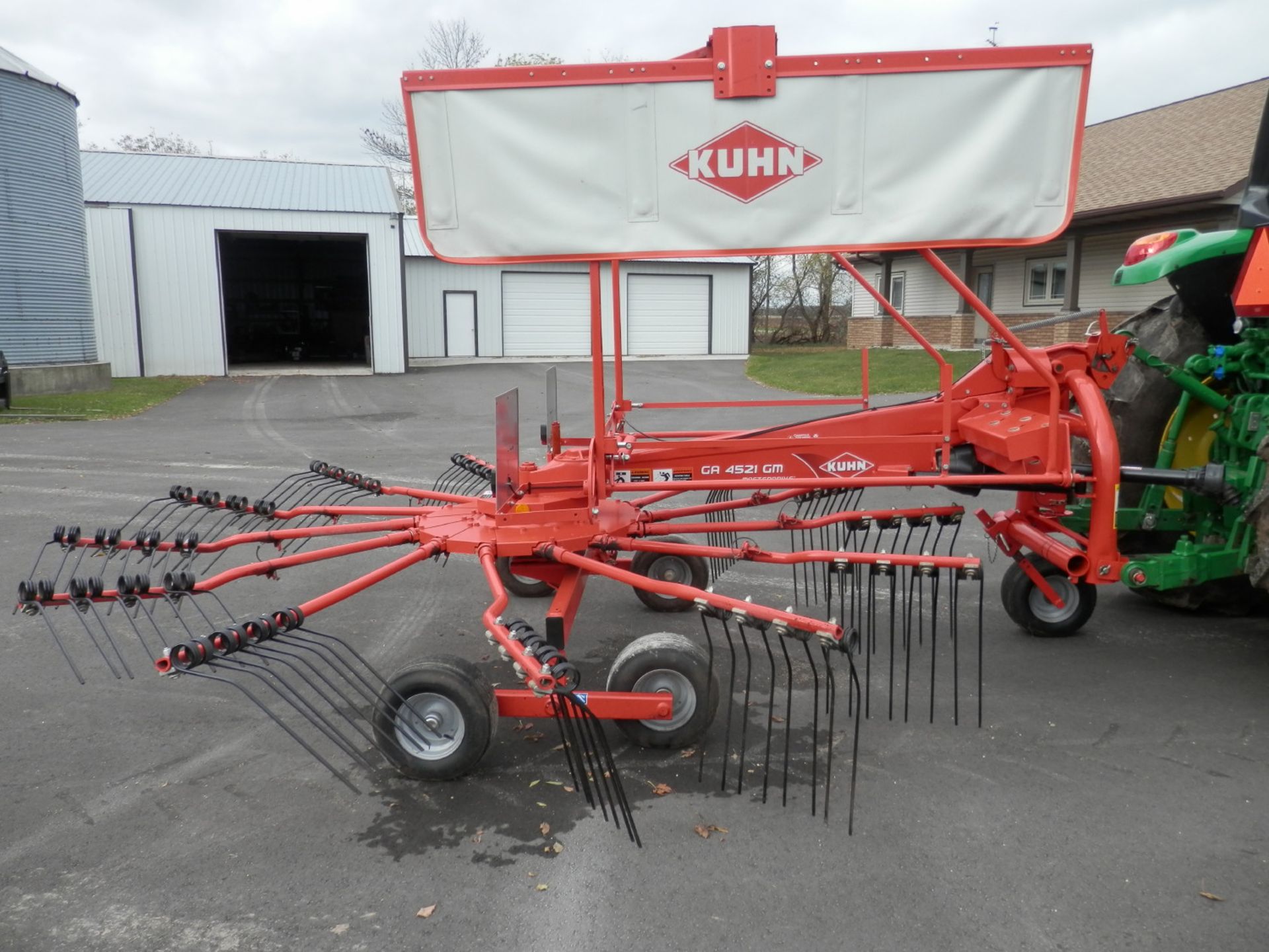 KUHN GA 4521GM 13' 9" ROTARY RAKE - Image 3 of 13