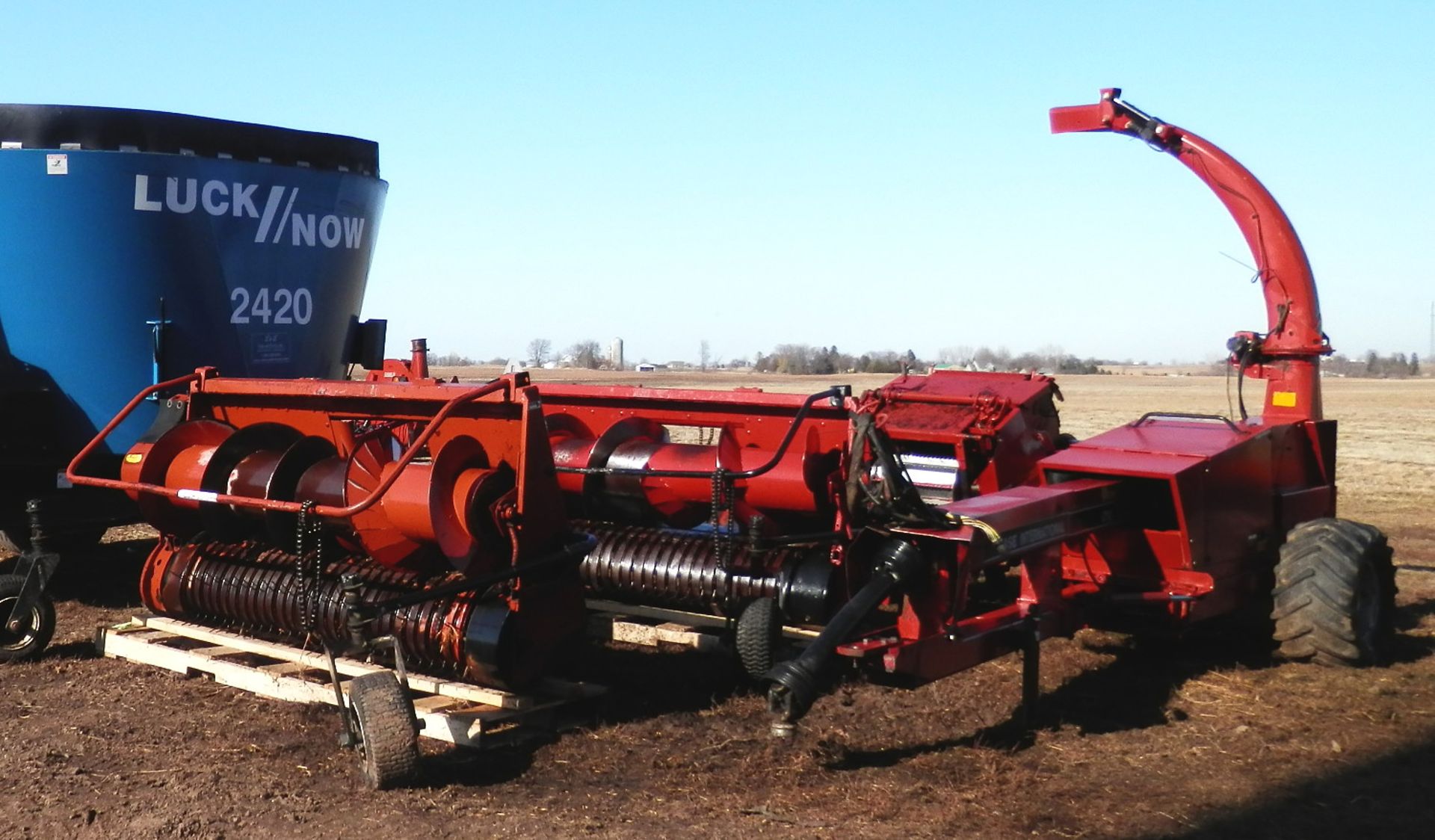 CASE IH 8750 FORAGE CHOPPER W/ choice of HAYHEAD