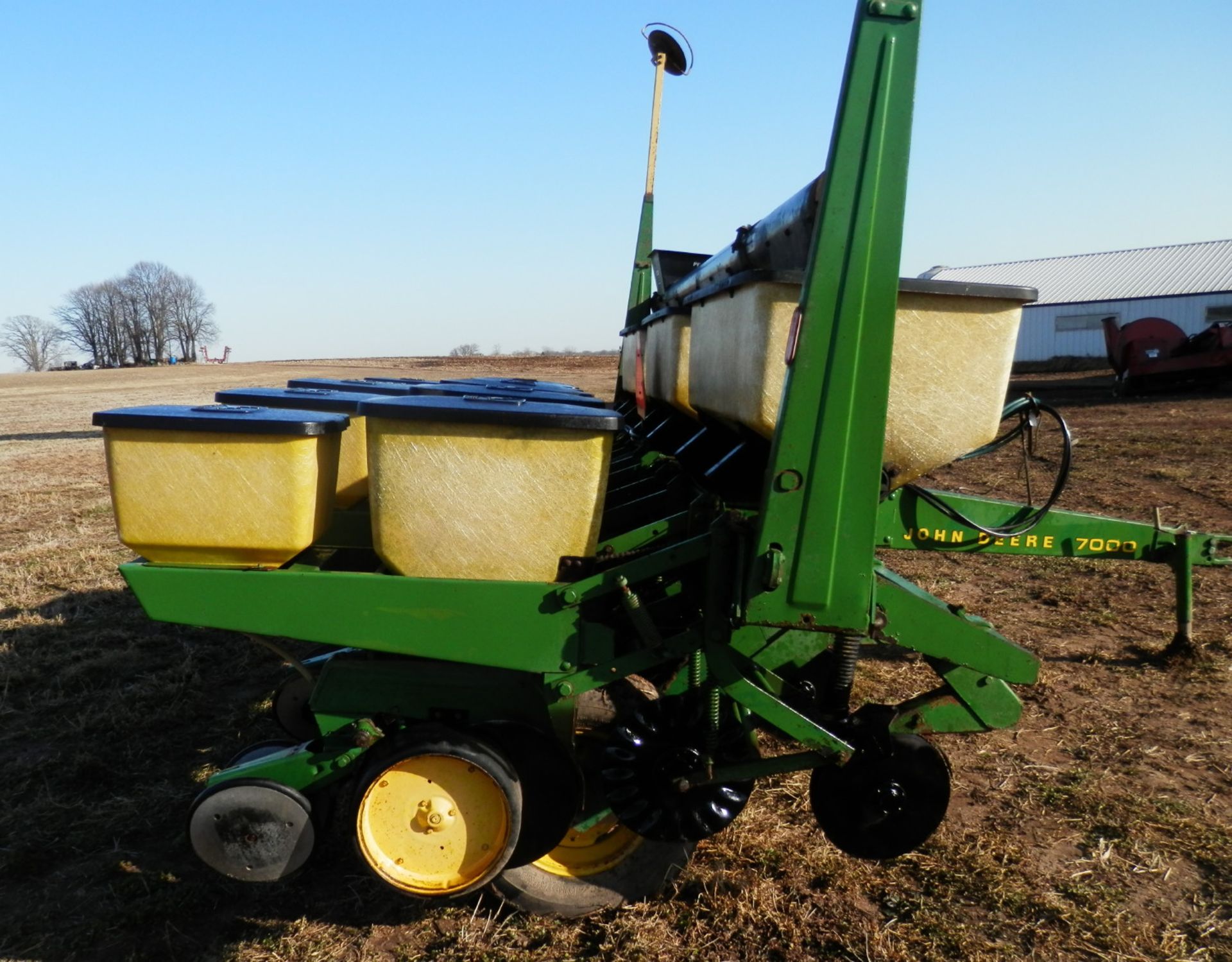 JOHN DEERE 7000 6R NARROW PLANTER - Image 4 of 7