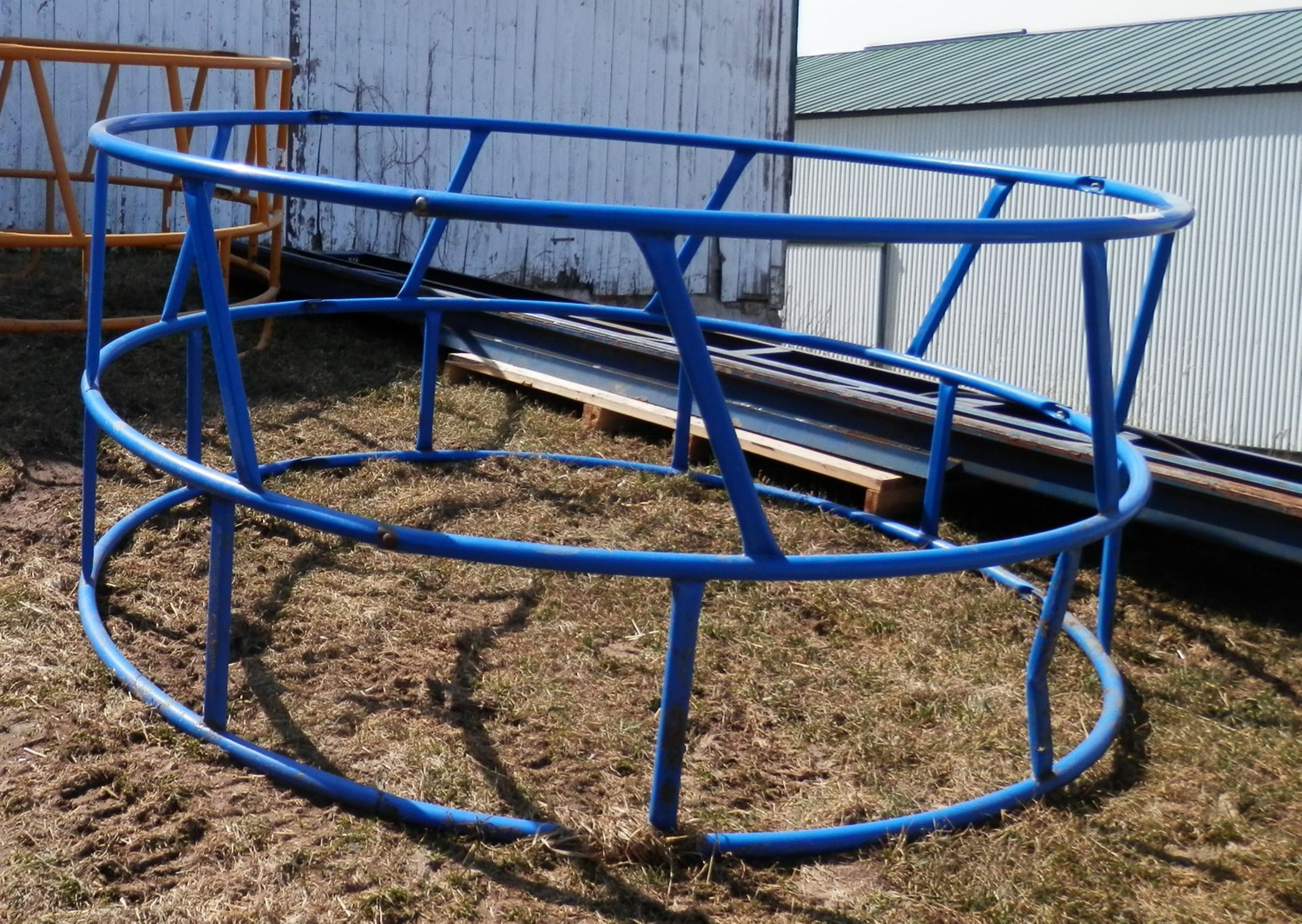 ROUND BALE FEEDER, BLUE - Image 2 of 2