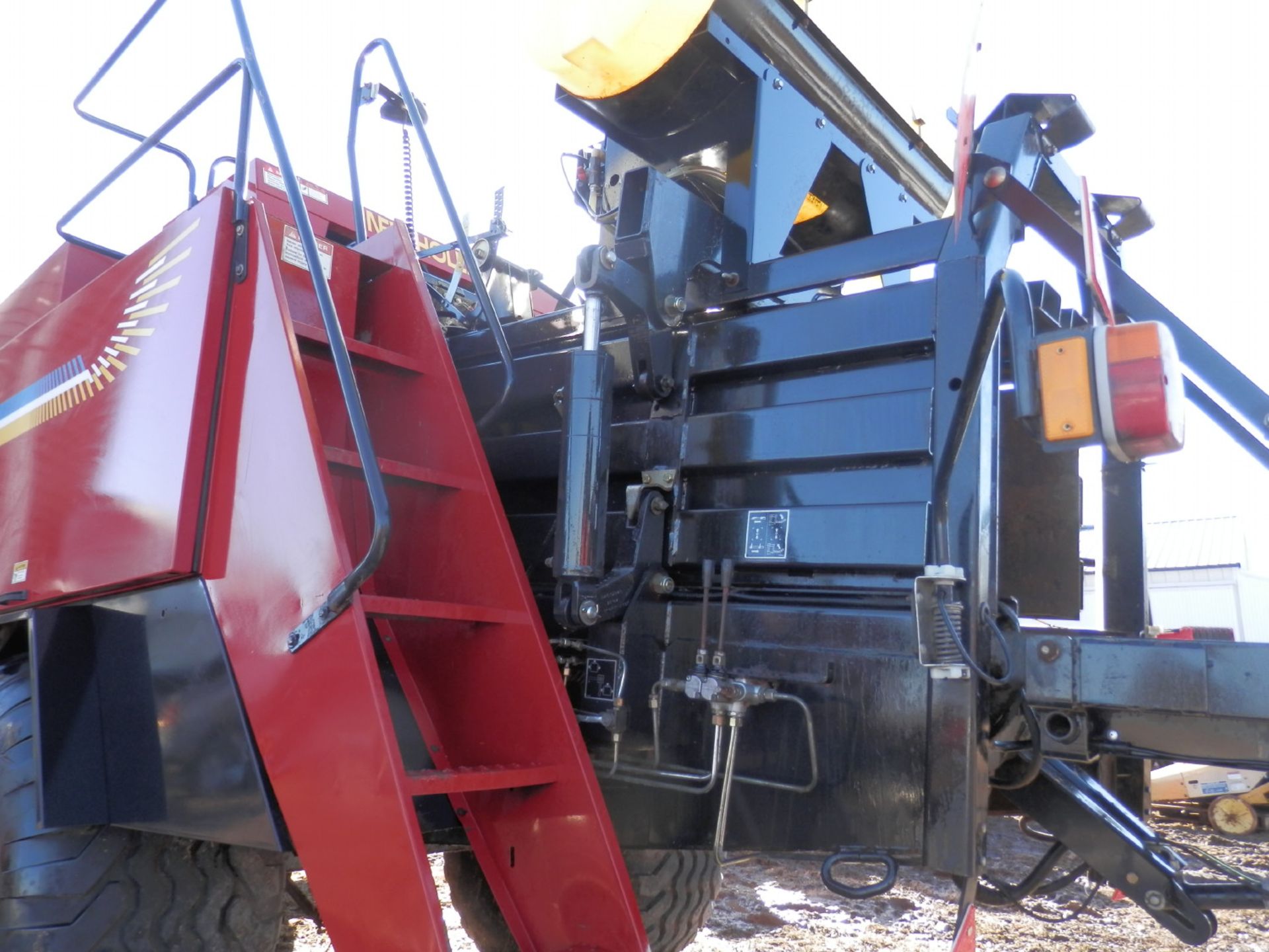 NEW HOLLAND BB940P BIG SQUARE BALER - Image 13 of 16