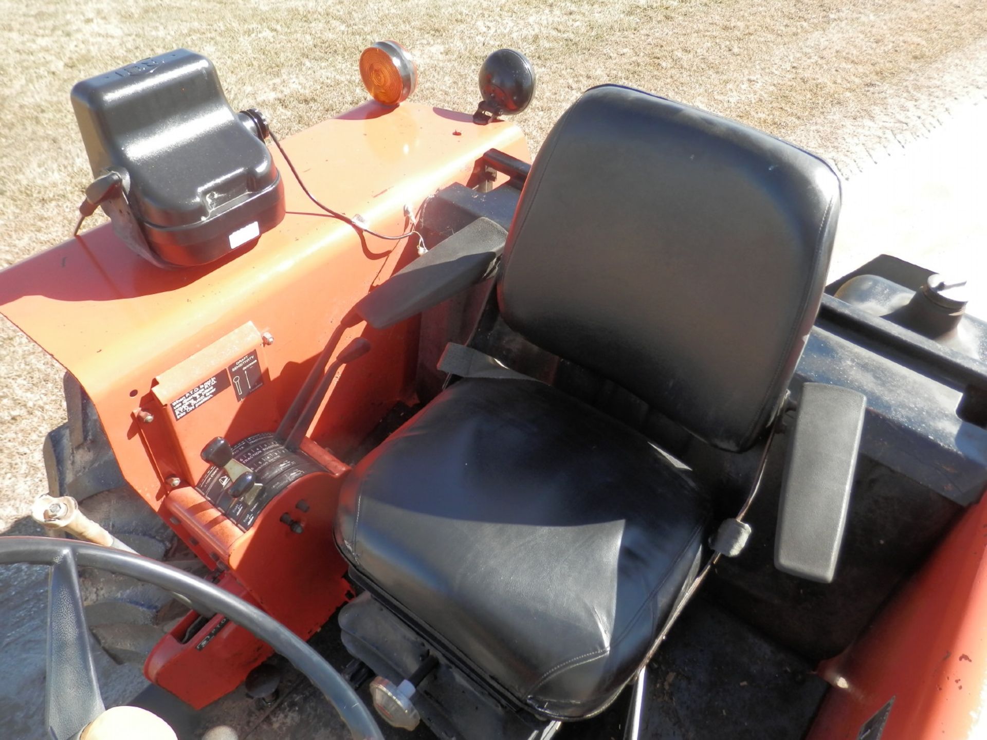 ALLIS CHALMERS 6080 PLATFORM TRACTOR - Image 7 of 11