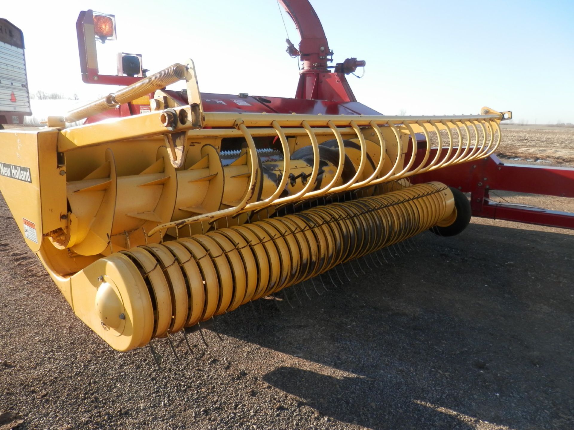 NEW HOLLAND FP240 FORAGE HARVESTOR - Image 5 of 10