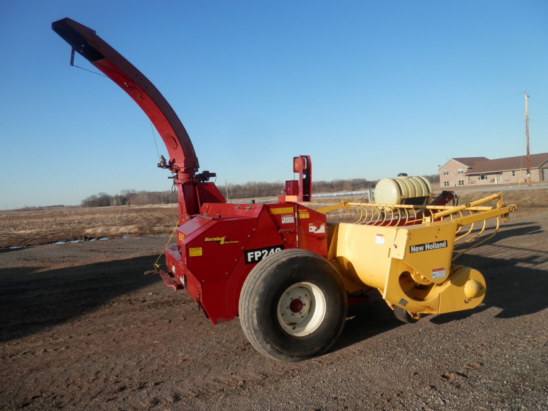 NEW HOLLAND FP240 FORAGE HARVESTOR - Image 8 of 10