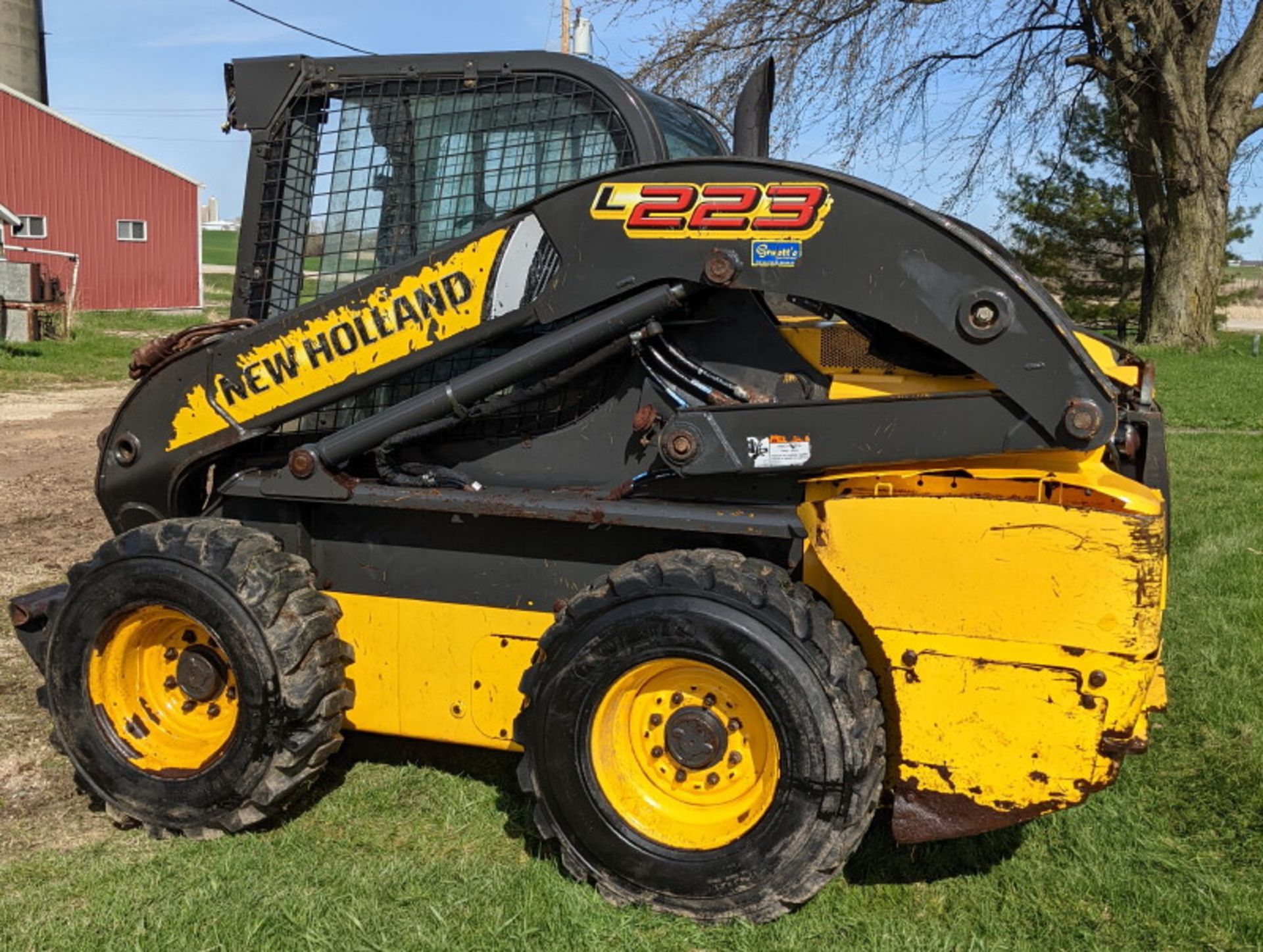 NEW HOLLAND L223 SKID STEER - Image 4 of 6