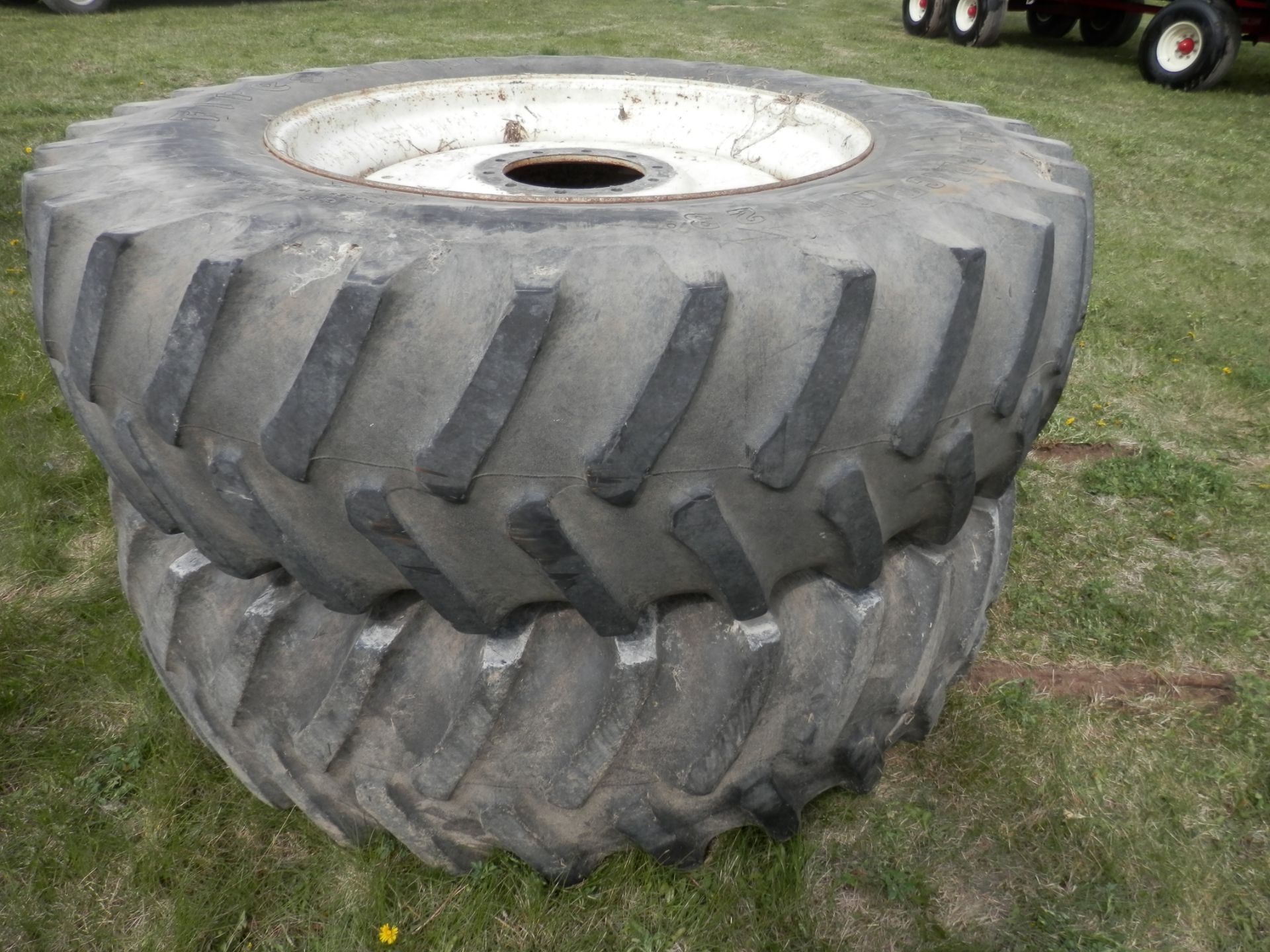 NEW HOLLAND 8970 MFWD TRACTOR SN: D420671 - Image 12 of 15