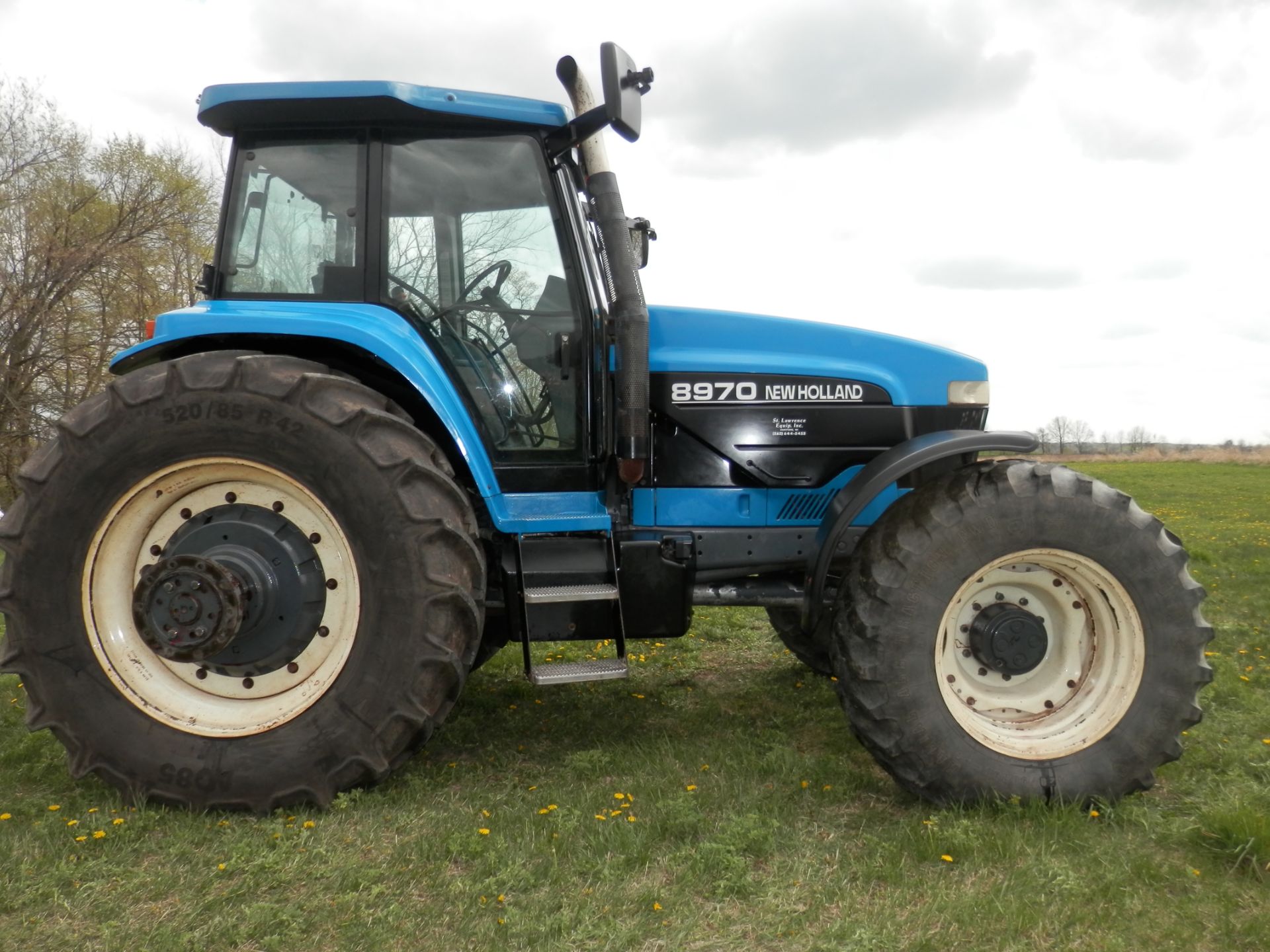 NEW HOLLAND 8970 MFWD TRACTOR SN: D420671 - Image 7 of 15