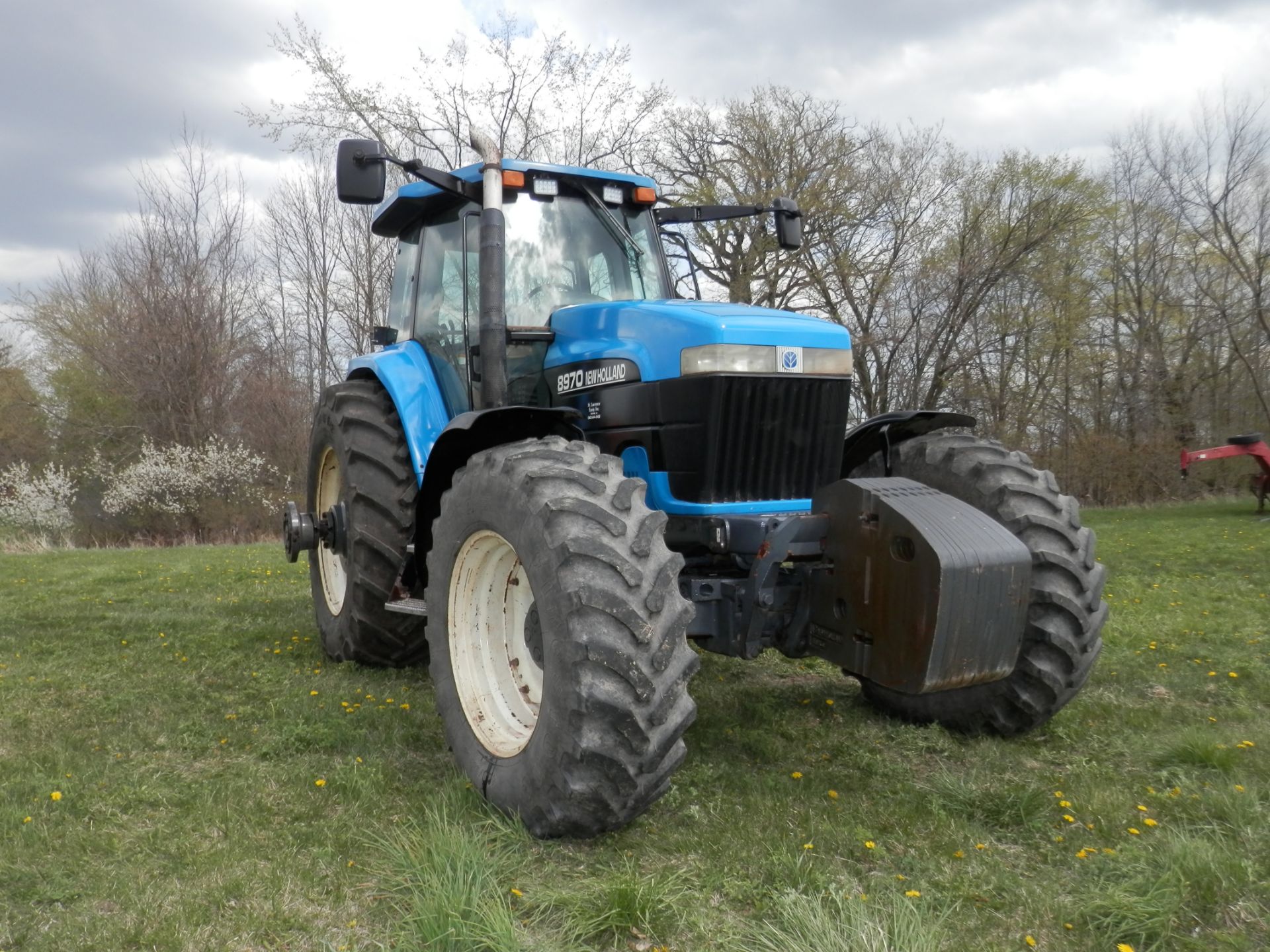 NEW HOLLAND 8970 MFWD TRACTOR SN: D420671 - Image 2 of 15