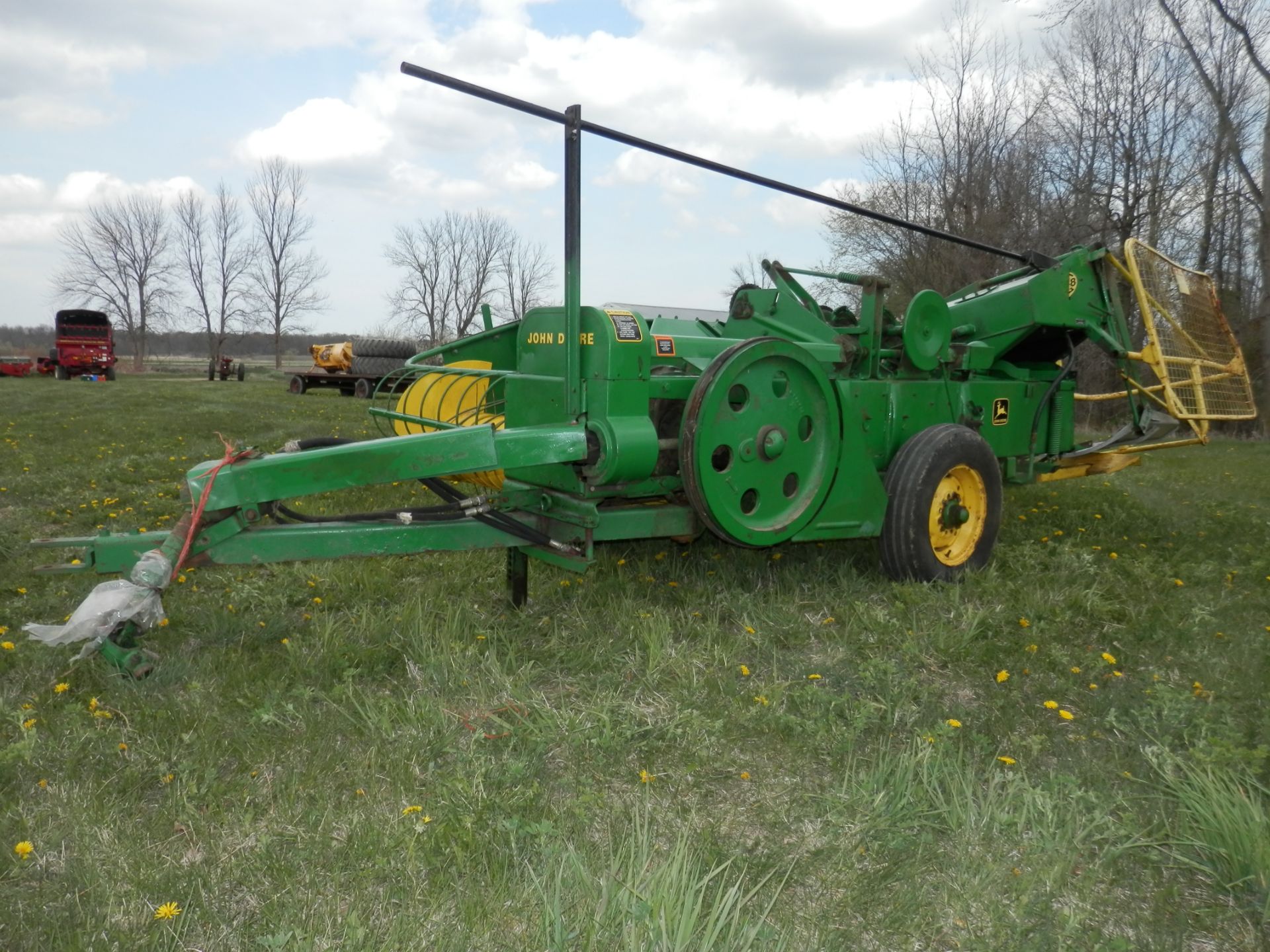 JOHN DEERE 24T SMALL SQUARE BALER - Image 2 of 11