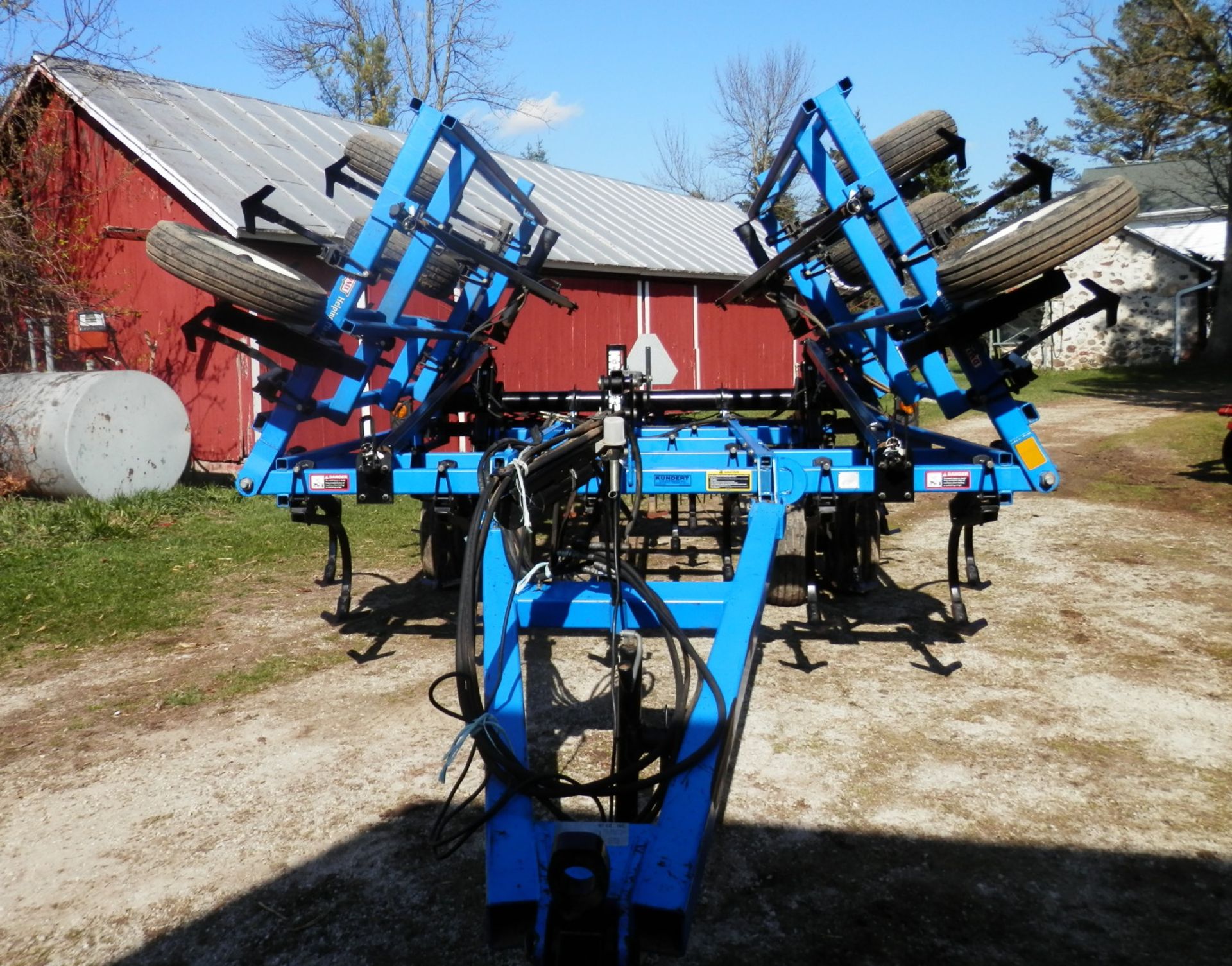 DMI TIGERMATE II 22' FIELD CULTIVATOR - Image 2 of 13