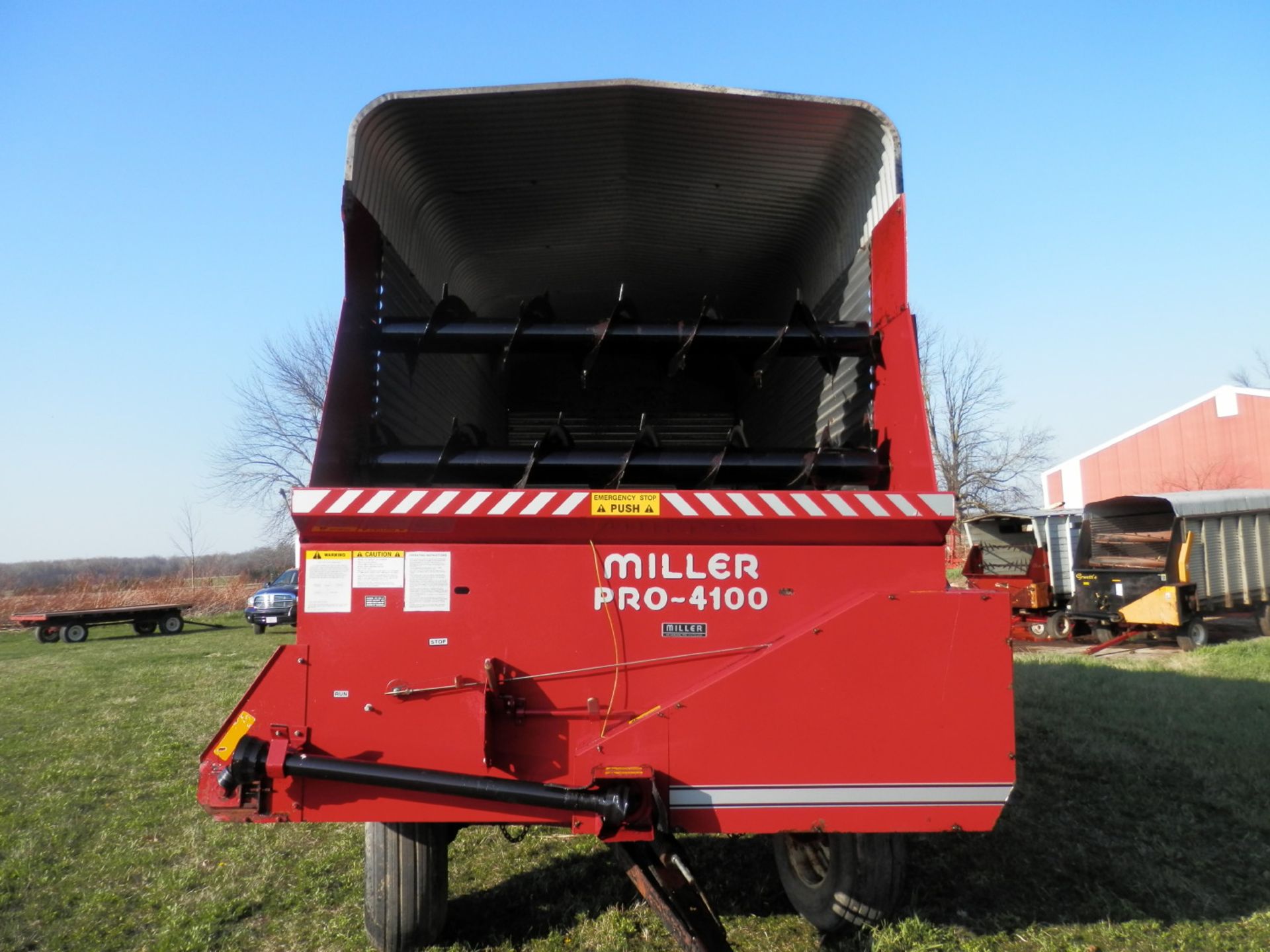 MILLER PRO 4100 16' RH FORAGE WAGON - Image 4 of 9