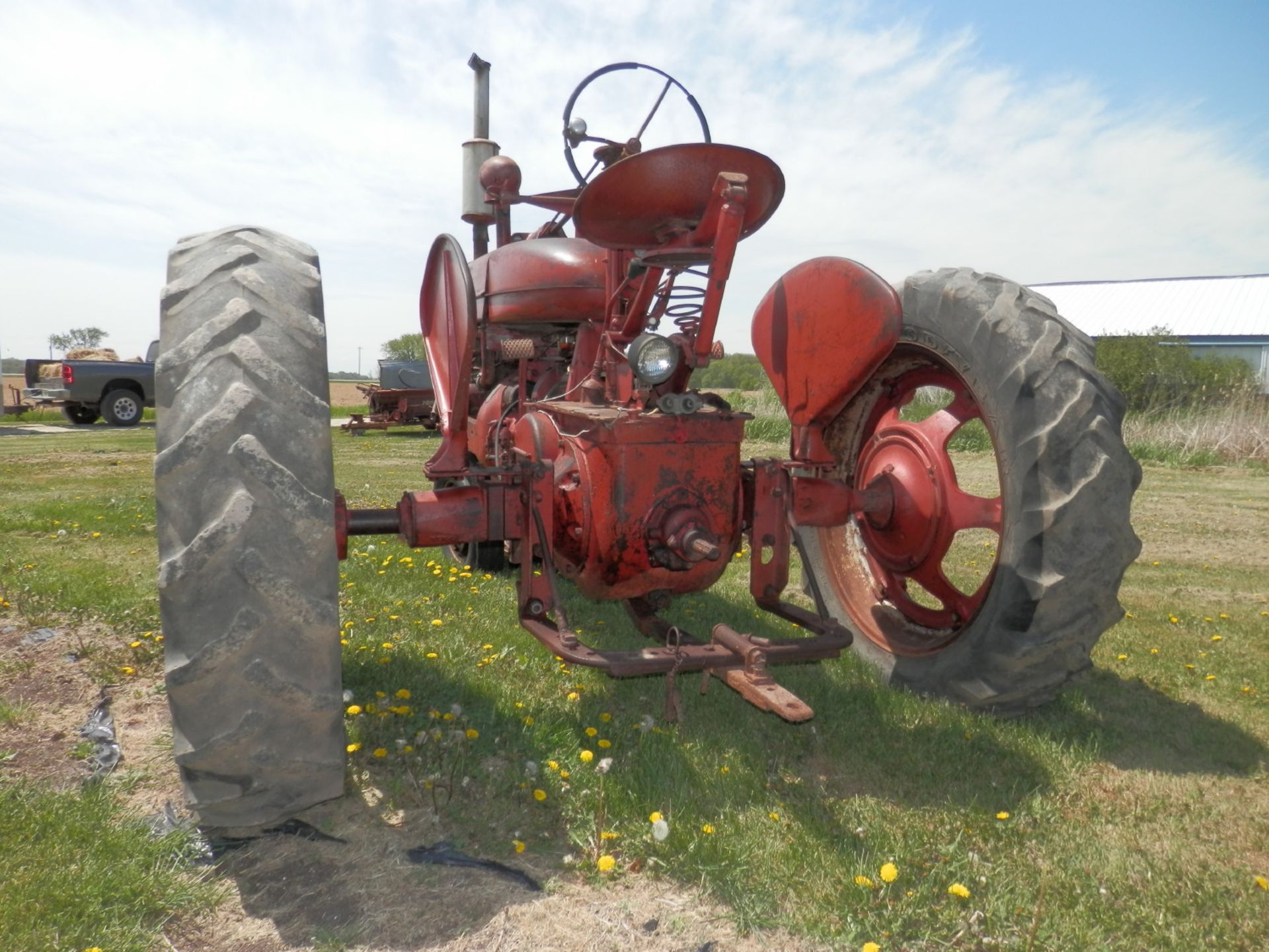 INTERNATIONAL FARMALL M TRACTOR - Image 4 of 6