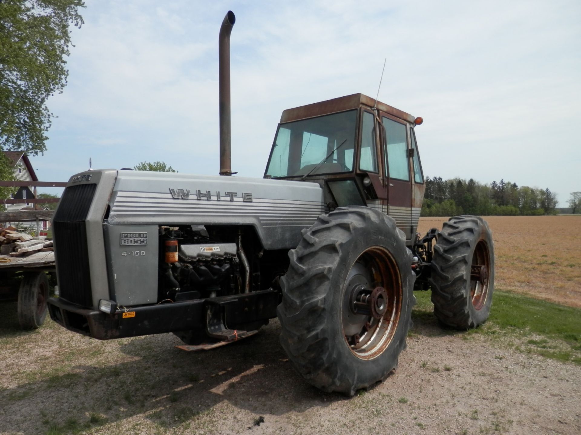 WHITE FIELD BOSS 4-150 4x4 TRACTOR