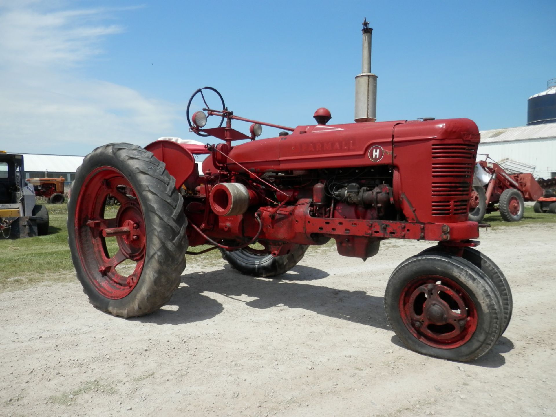 INTERNATIONAL FARMALL H TRACTOR - Image 2 of 6