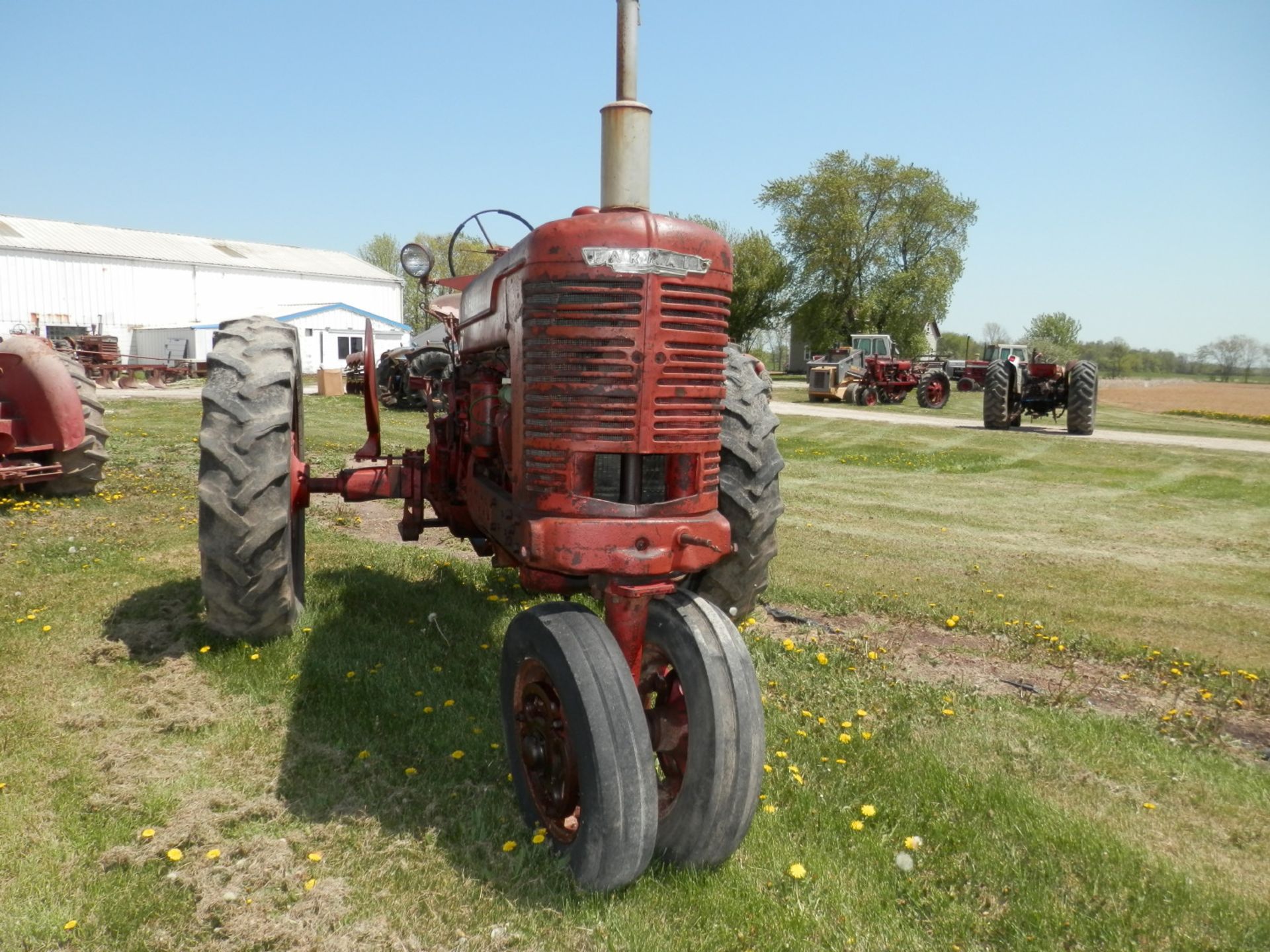 INTERNATIONAL FARMALL M TRACTOR - Image 2 of 6