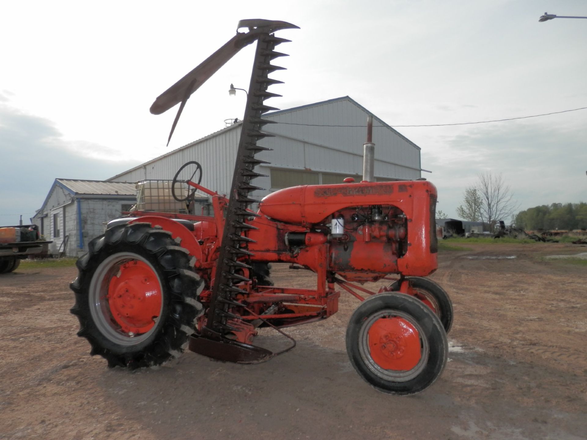 ALLIS CHALMERS B TRACTOR w/6' SICKLE MOWER - Image 9 of 9