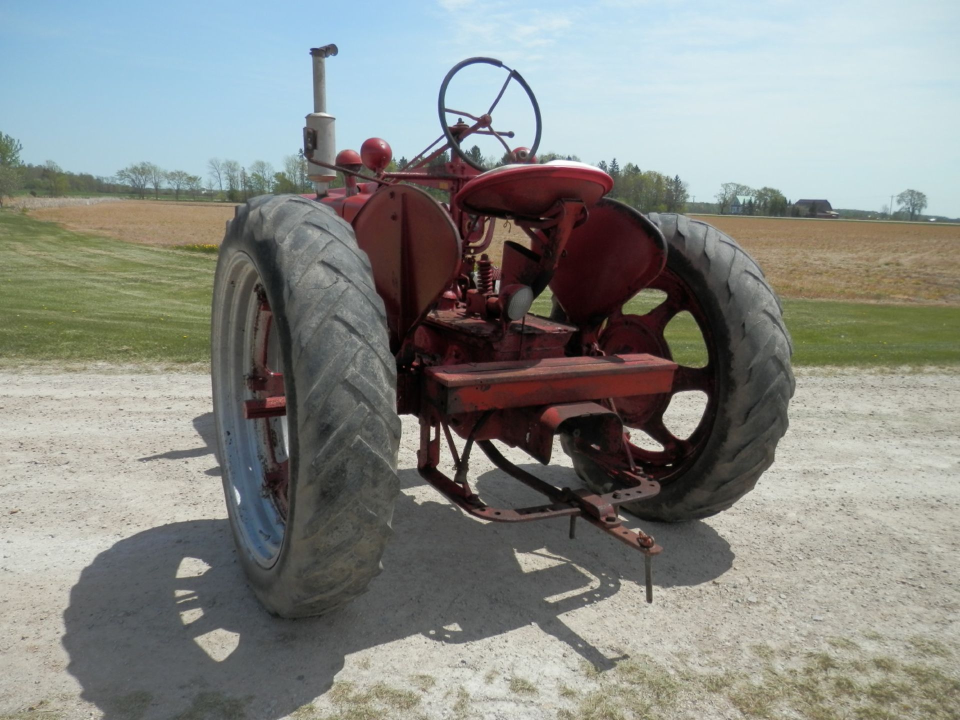 INTERNATIONAL FARMALL H TRACTOR - Image 3 of 6