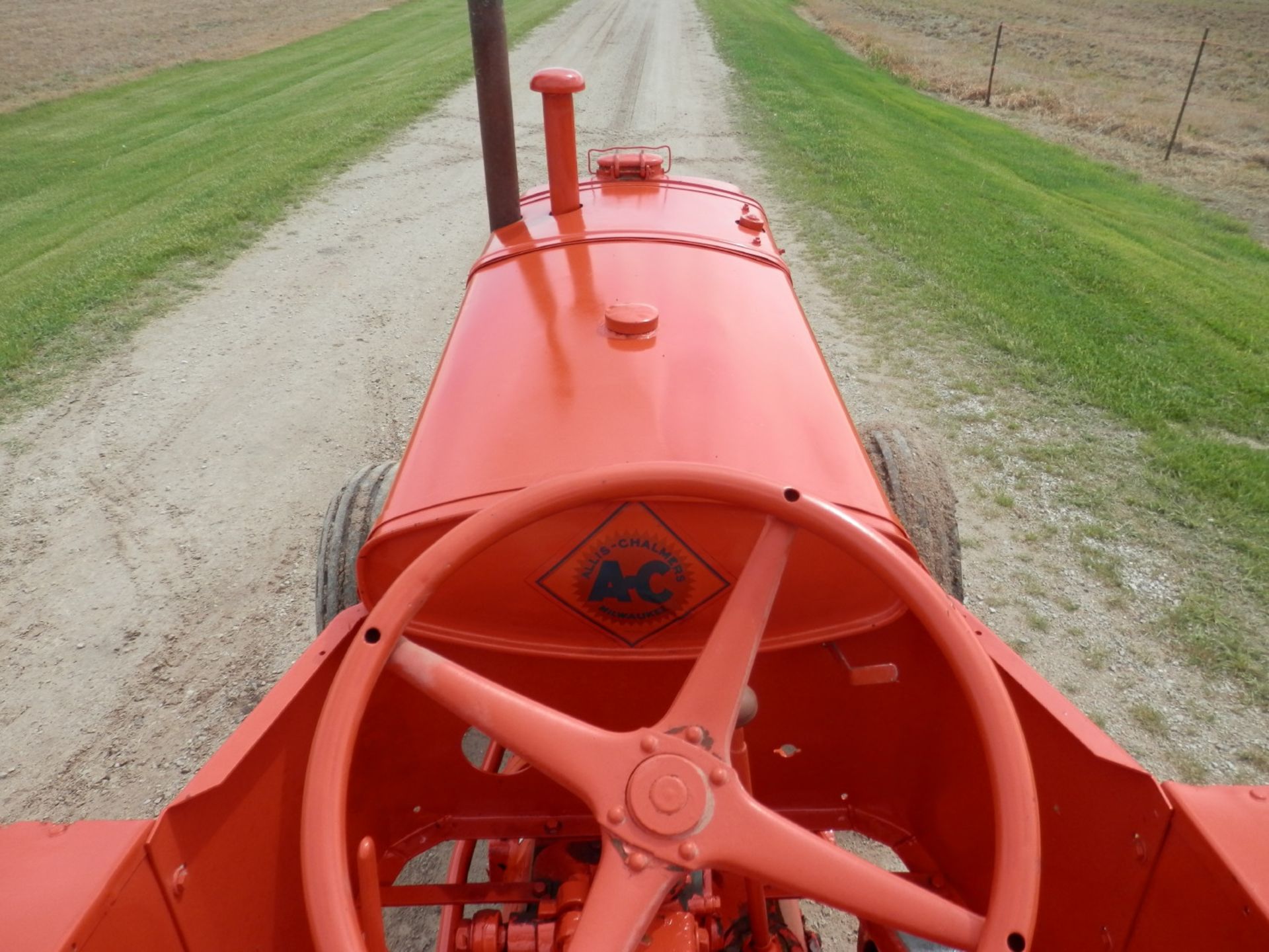 ALLIS CHALMERS "U" TRACTOR - Image 5 of 6