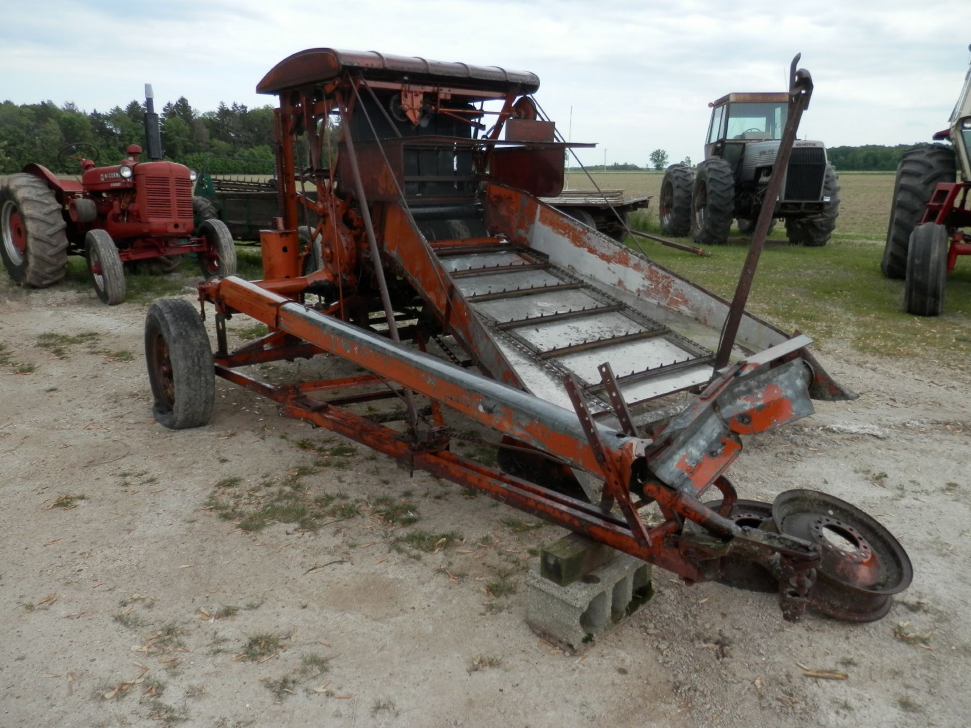 ALLIS CHALMERS ROTO BALER-Antique