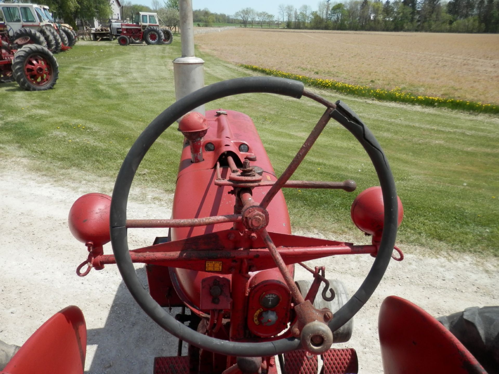 INTERNATIONAL FARMALL H TRACTOR - Image 5 of 6